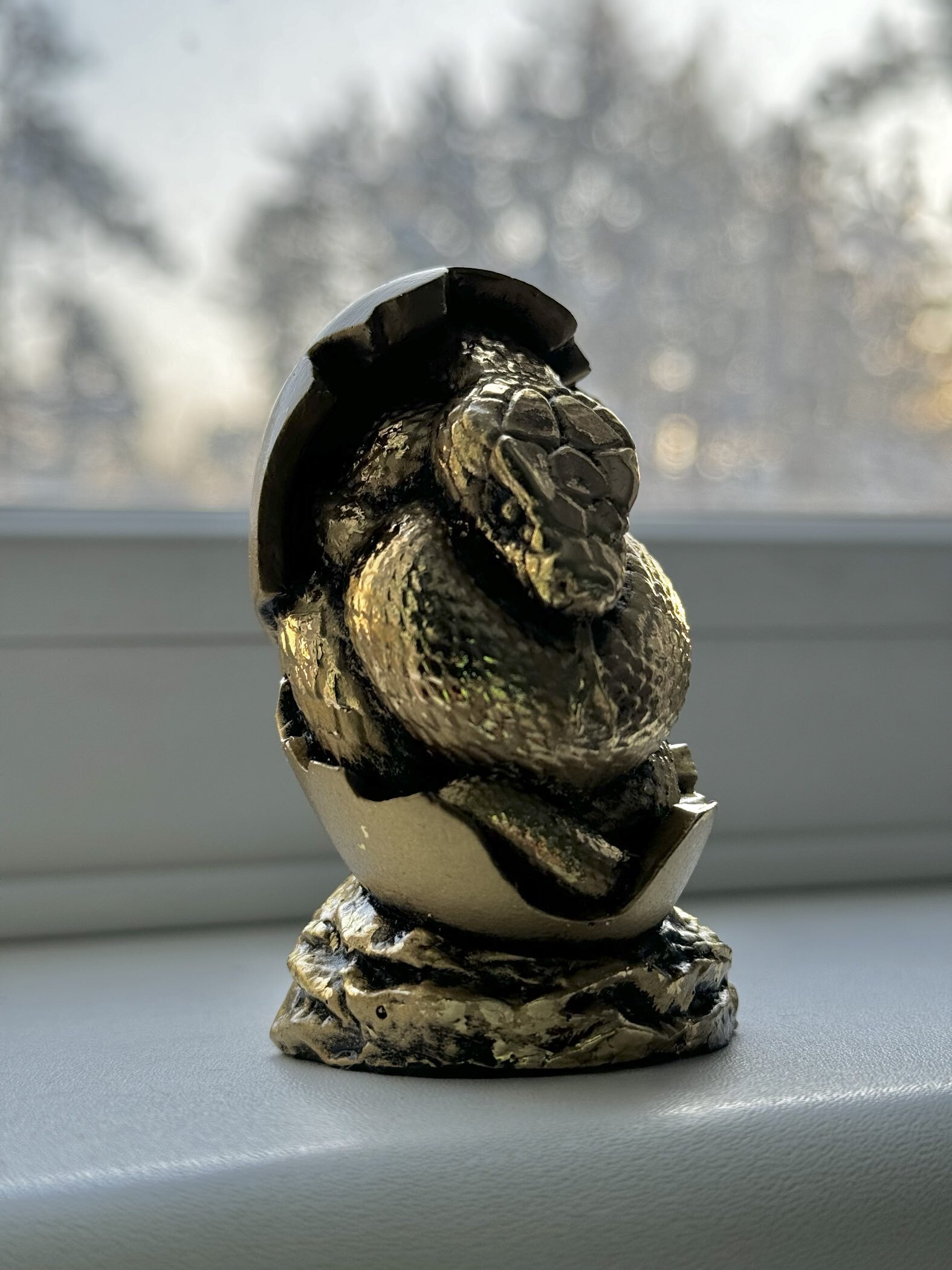 Фотография покупателя товара Фигурка полистоун «Змея в яйце», зелёный, 4×4×7 см - Фото 1