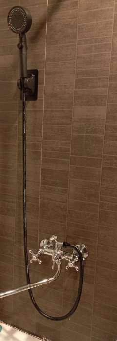 Фотография покупателя товара Душевая лейка 5 режимов со шлангом, самоклеящийся держатель, крепеж в комплекте. - Фото 1