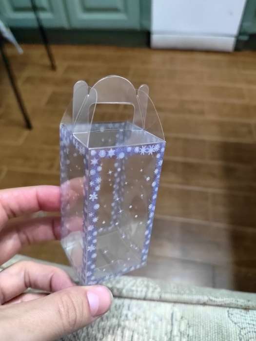 Фотография покупателя товара Коробка подарочная новогодняя складная ПВХ «Зимушка» 12×12×15 см - Фото 3