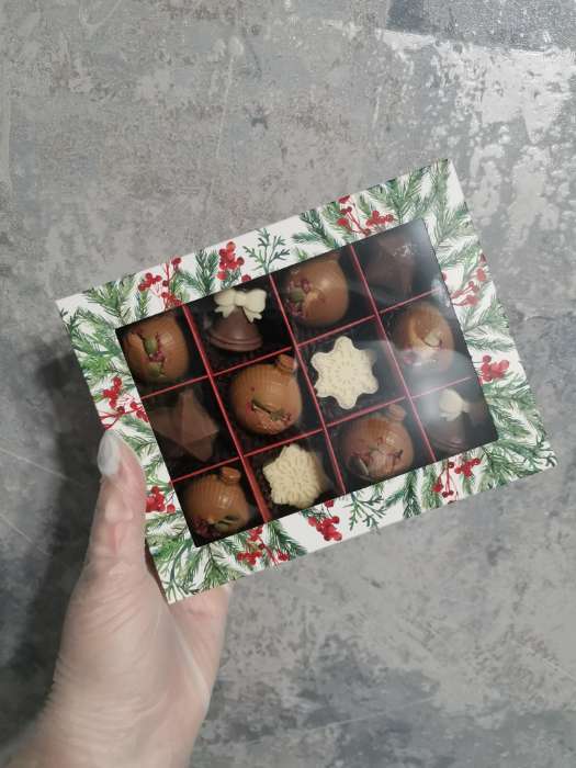 Фотография покупателя товара Коробка складная под 12 конфет «С Новым годом», 14×18×3.5 см - Фото 9