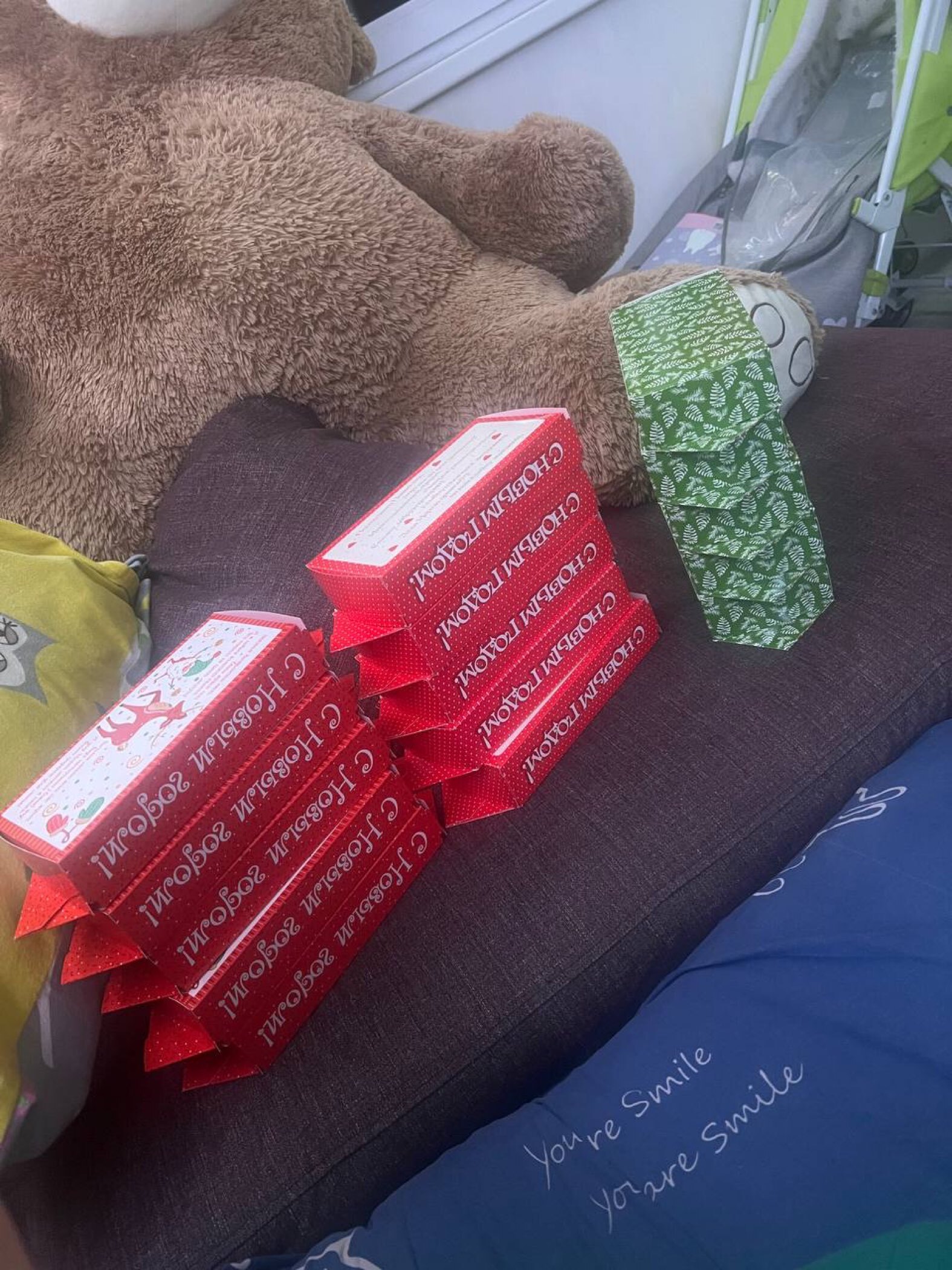 Фотография покупателя товара Подарочная новогодняя коробка - конфета «Дед Мороз и Снегурочка» 26×14×7 см - Фото 5