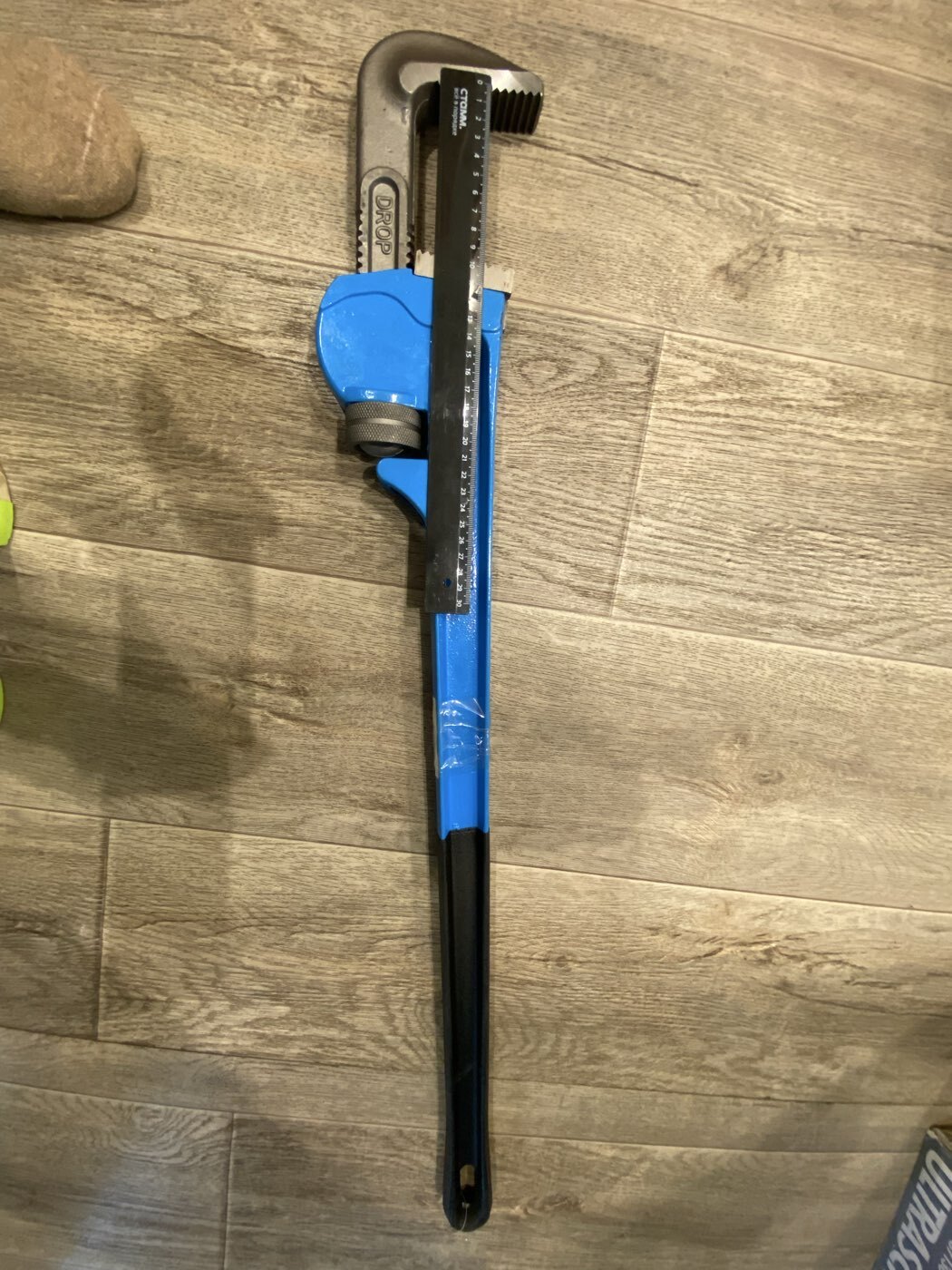 Фотография покупателя товара Ключ трубный ТУНДРА, тип Stillson, раскрытие до 140 мм, 900 мм - Фото 5