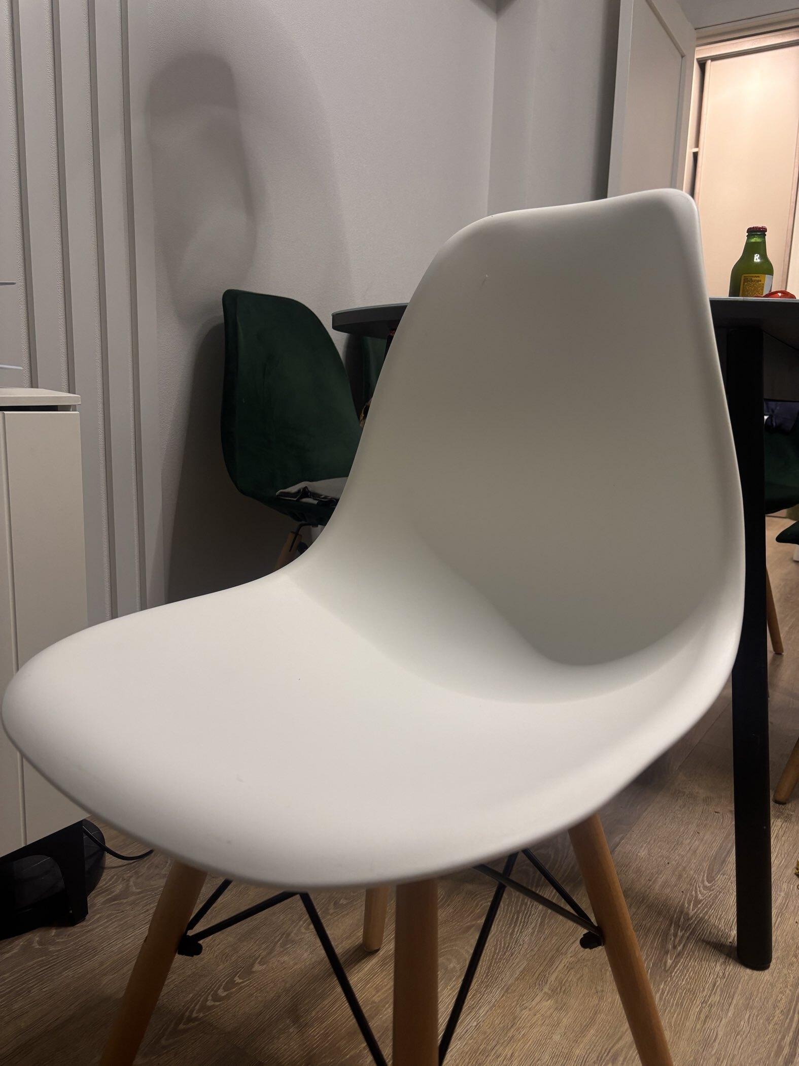 Фотография покупателя товара Стул Eames HYH – A304, с деревянными ножками, с спинкой, цвет белый - Фото 2