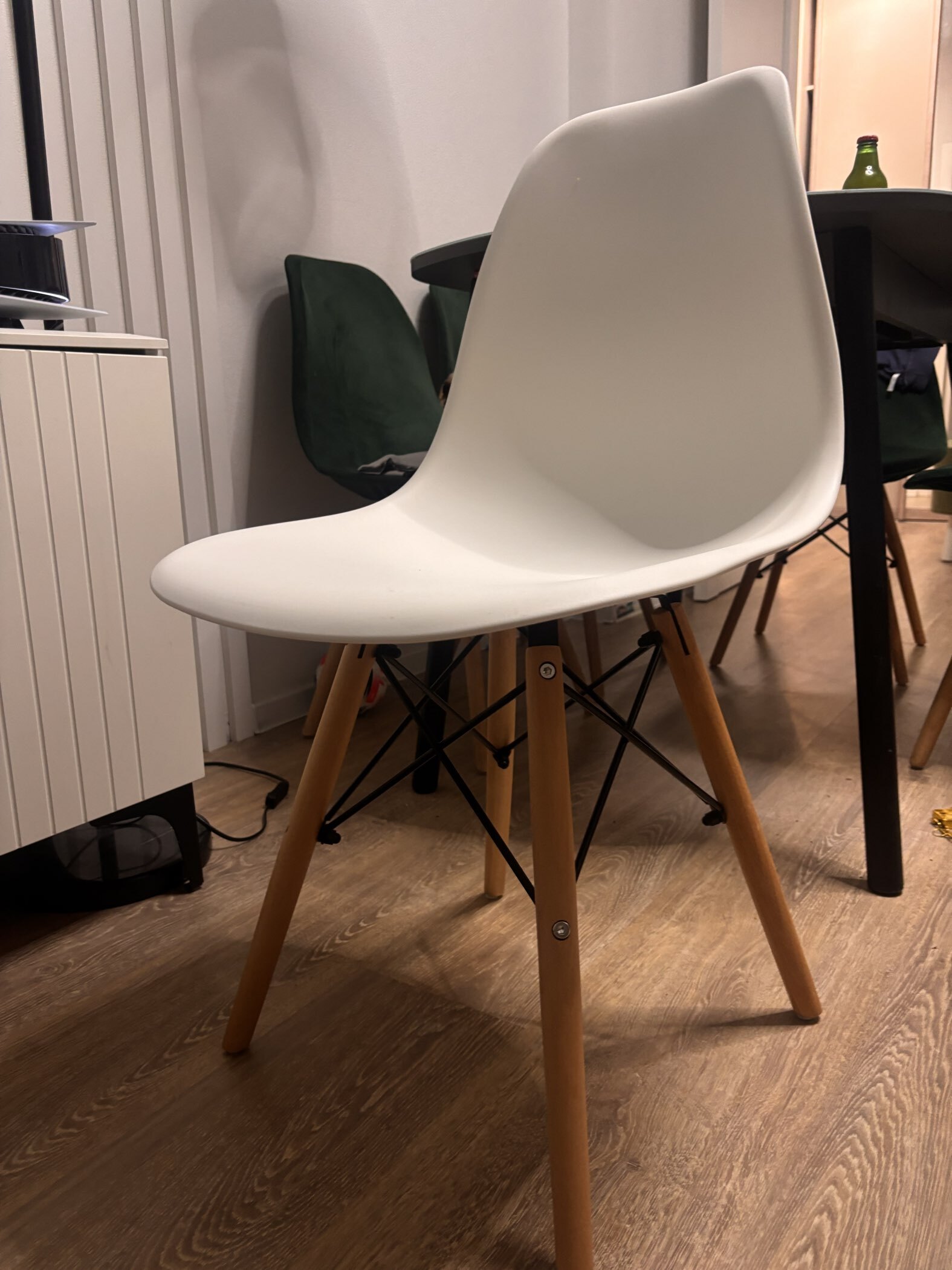 Фотография покупателя товара Стул Eames HYH – A304, с деревянными ножками, с спинкой, цвет белый - Фото 1