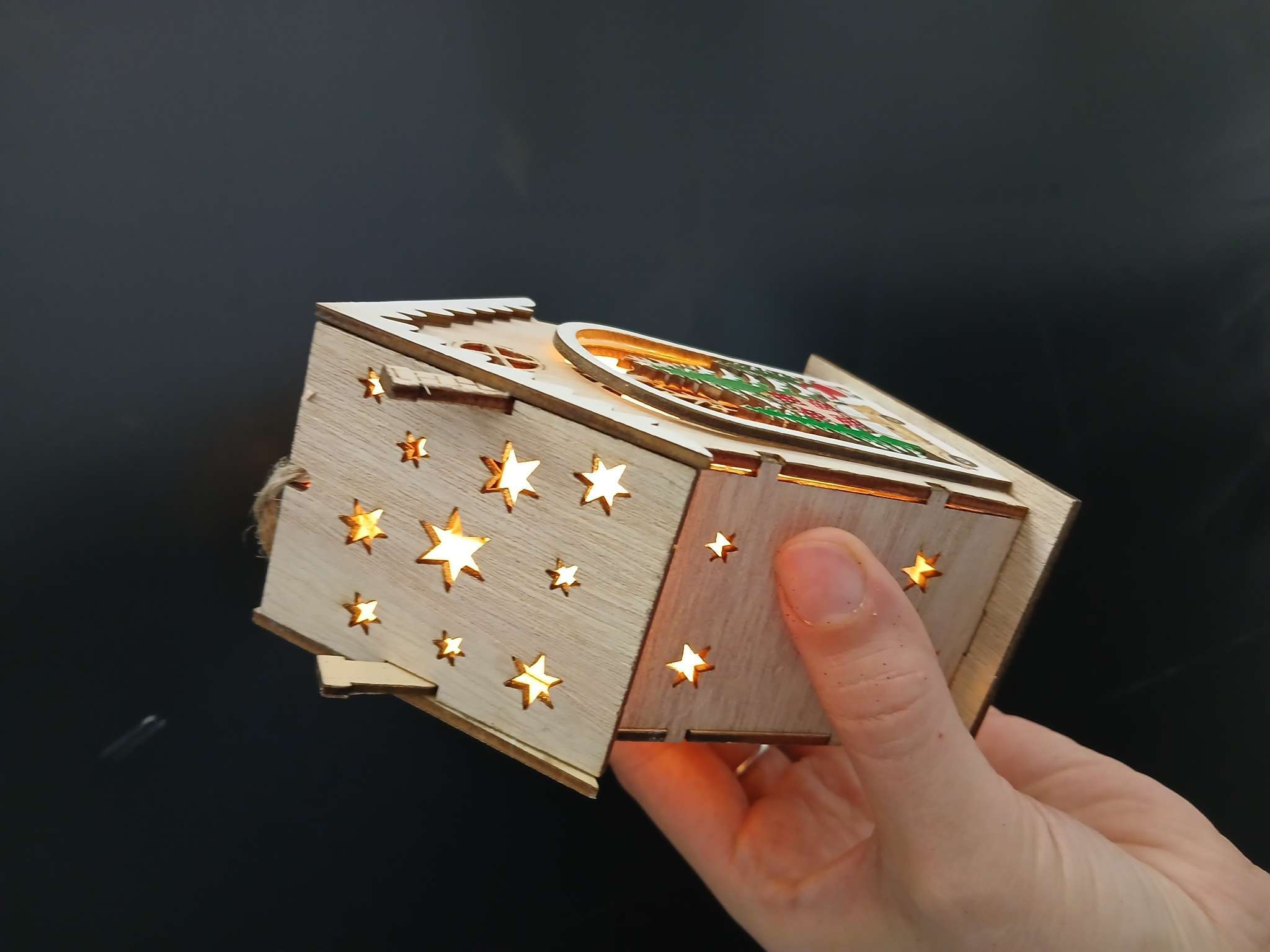 Фотография покупателя товара Ёлочная игрушка «Домик с Дедом Морозом и машиной», 8.2×4.2×7.3 см, от батареек, свечение тёплое белое - Фото 3