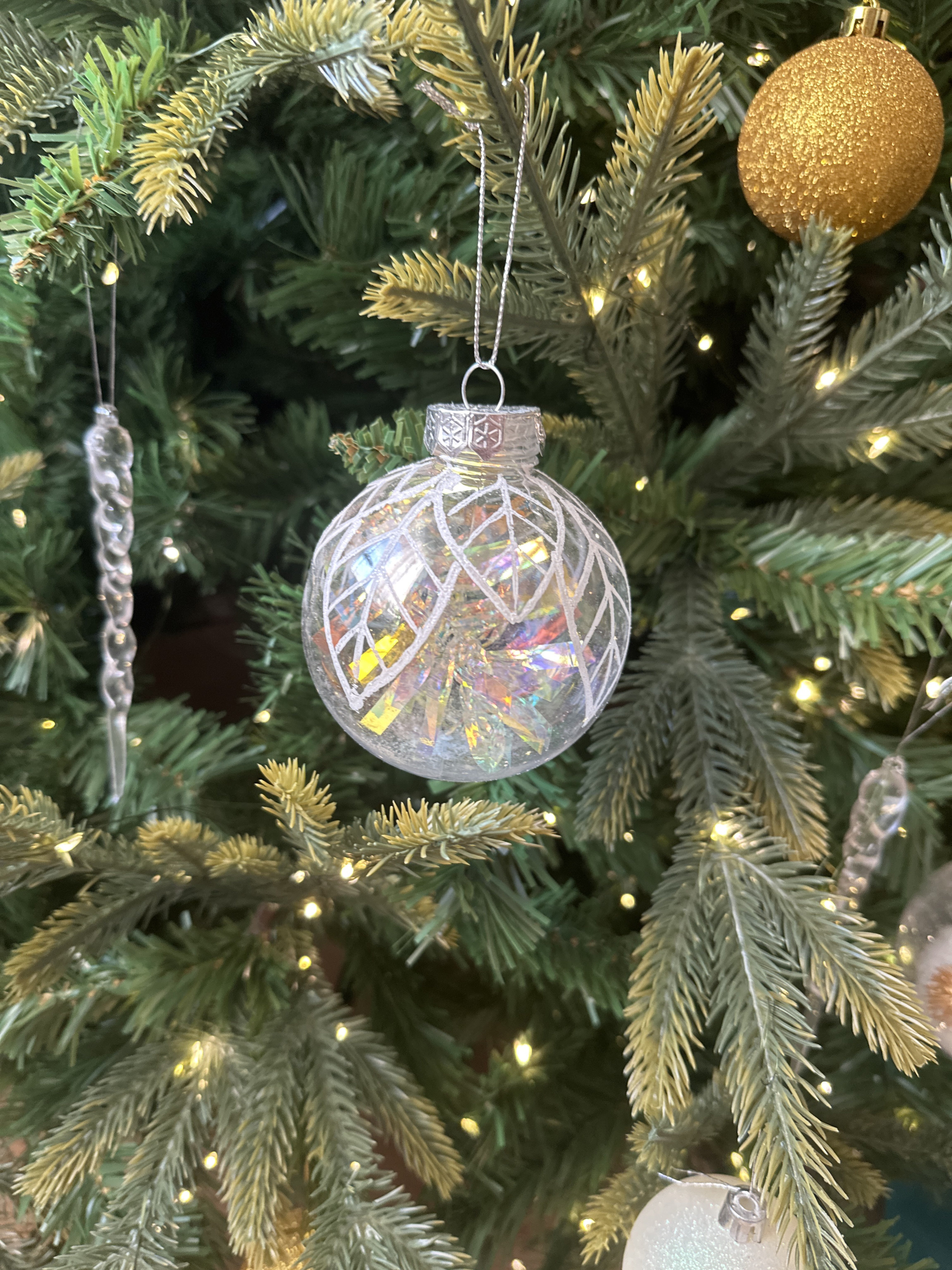 Фотография покупателя товара Ёлочные игрушки «Прозрачный лист», шары новогодние, d=8 см, набор 6 шт. - Фото 2