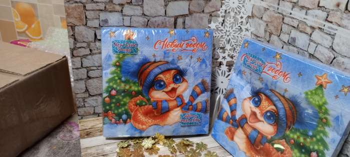 Фотография покупателя товара Новогодние салфетки бумажные «Змея» 3 слоя, 33×33 см, 20 шт. - Фото 2