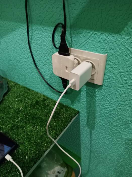 Фотография покупателя товара Тройник плоский, поворотный, 2 розетки, 10А, 2 USB, без з/к, белый - Фото 2