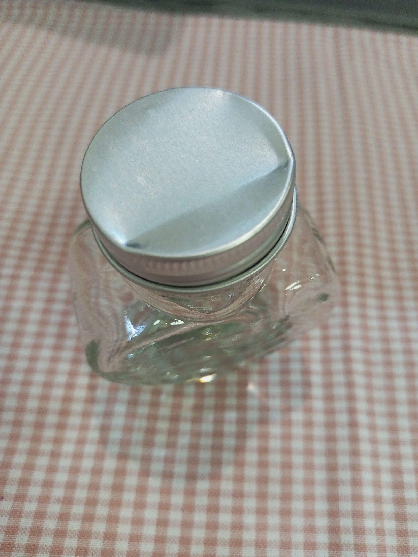 Фотография покупателя товара Банка стеклянная для хранения сыпучих продуктов «Сердце», 60 мл, 3,9×7,5 см, с пластиковой крышкой - Фото 4