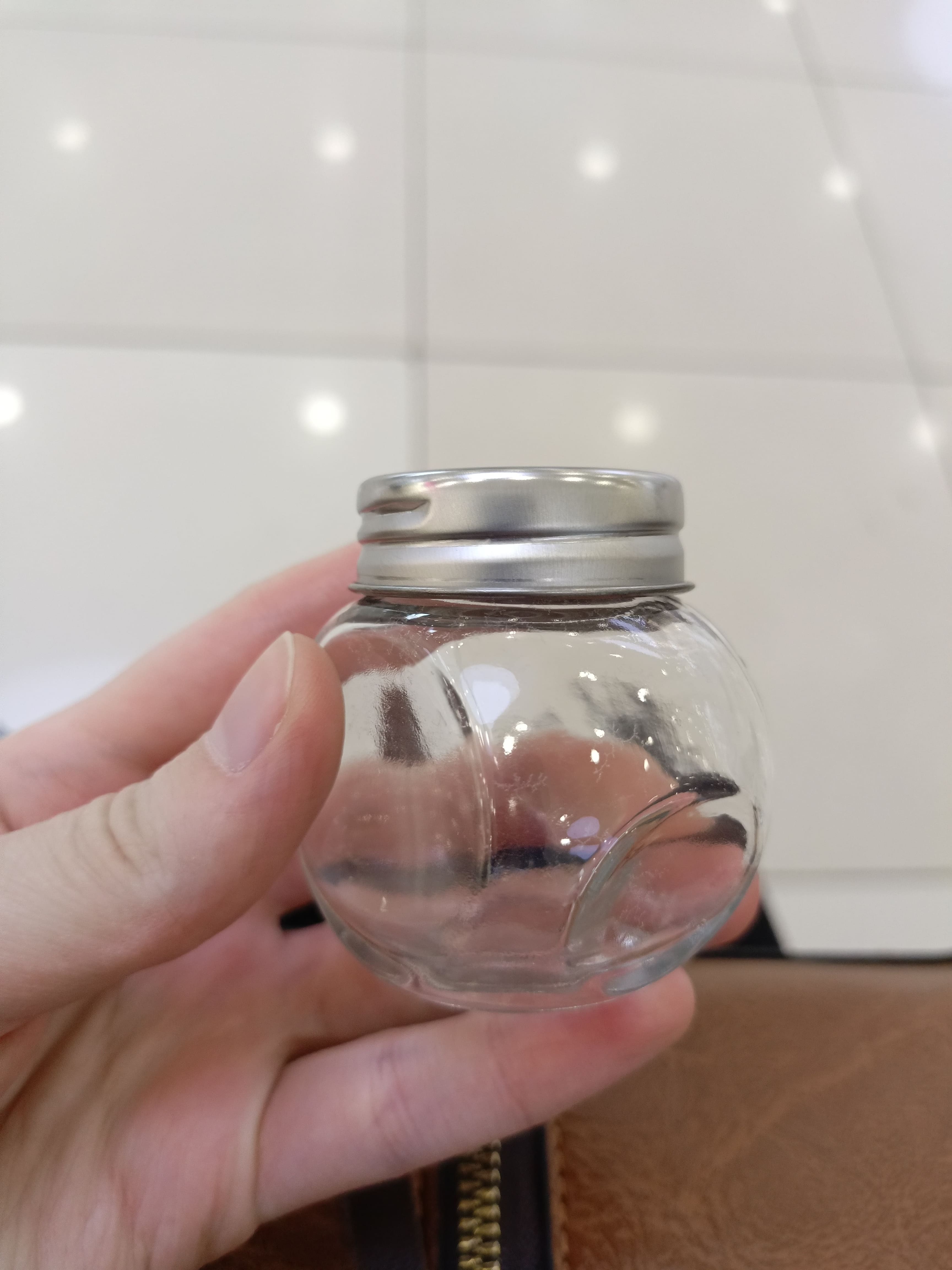 Фотография покупателя товара Банка для сыпучих Доляна «Мини», 70 мл, 3.7×5.4 см, с металлической крышкой, стекло, прозрачная - Фото 1