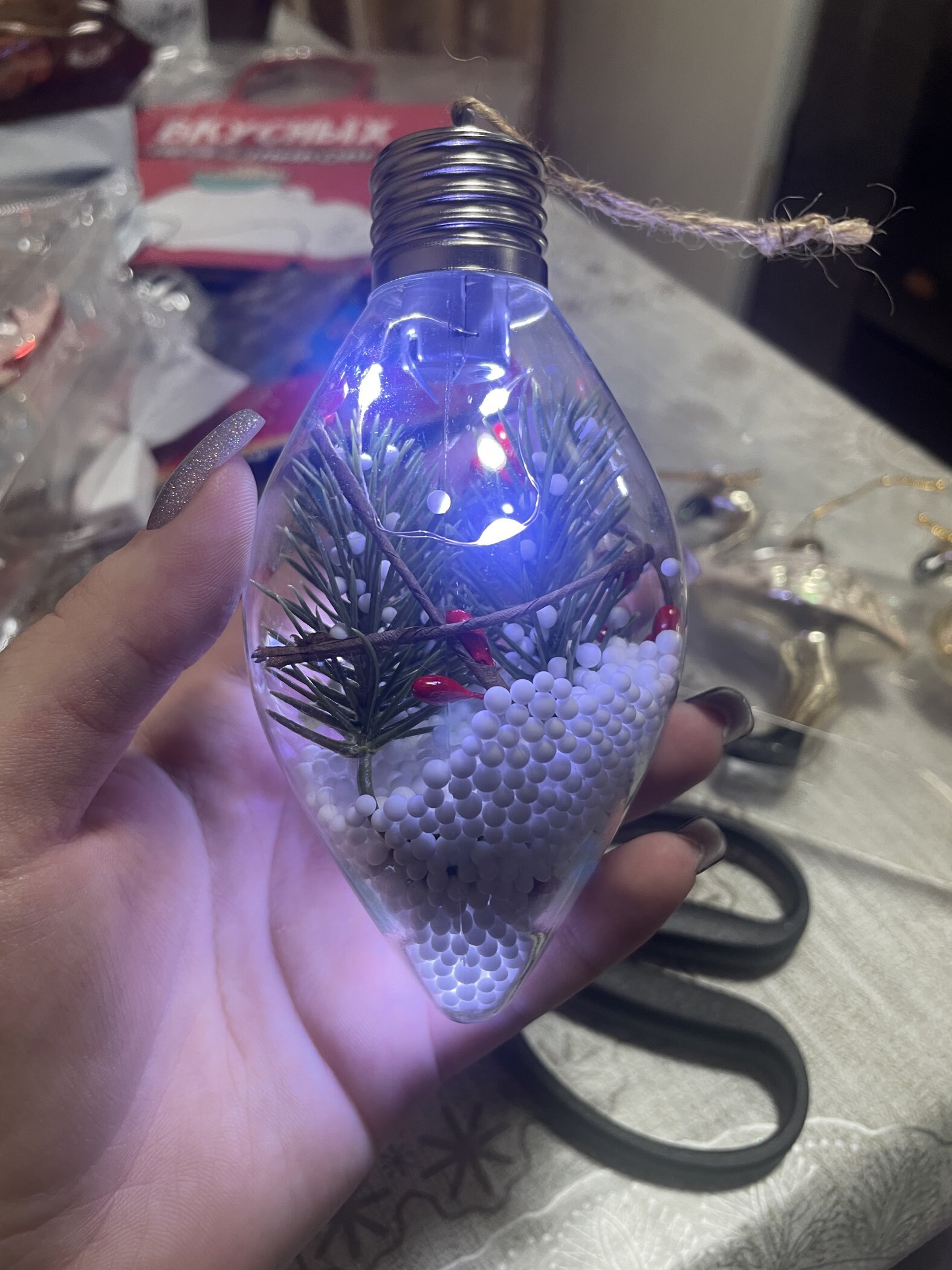 Фотография покупателя товара Ёлочный шар «Ягоды», 5 LED, от батареек, свечение тёплое белое - Фото 2