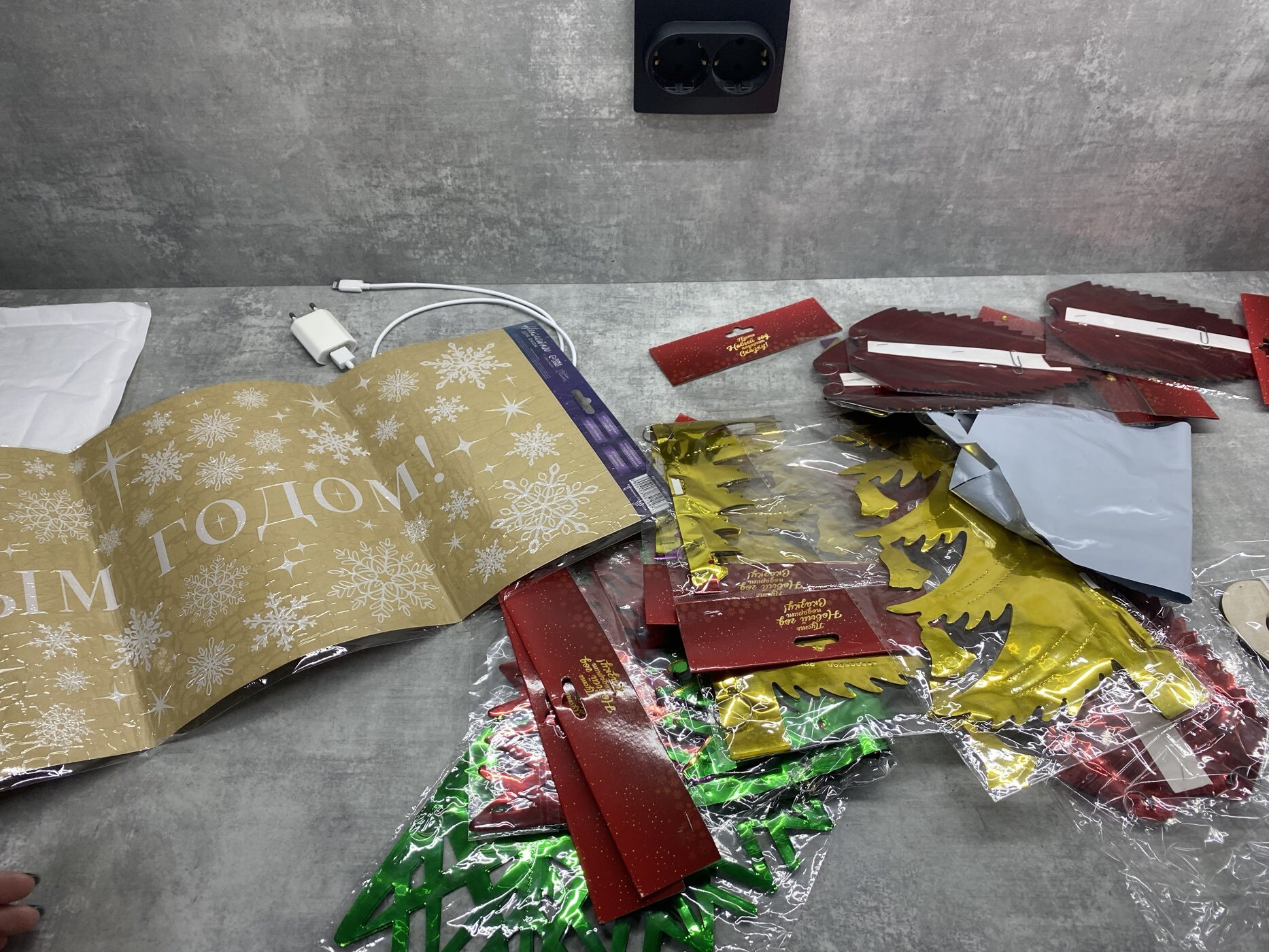 Фотография покупателя товара Шар фольгированный «Листики» 35×35 см - Фото 3