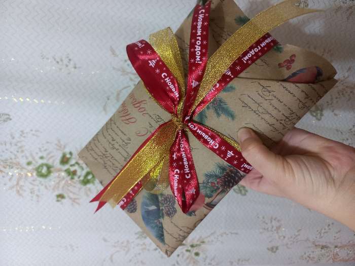 Фотография покупателя товара Упаковочная бумага на Новый год крафтовая «Шишки», 70×100 см - Фото 1