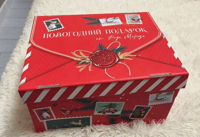 Фотография покупателя товара Коробка подарочная новогодняя складная «Новогодний подарок», 31 х 25.5 х 16 см, Новый год - Фото 1