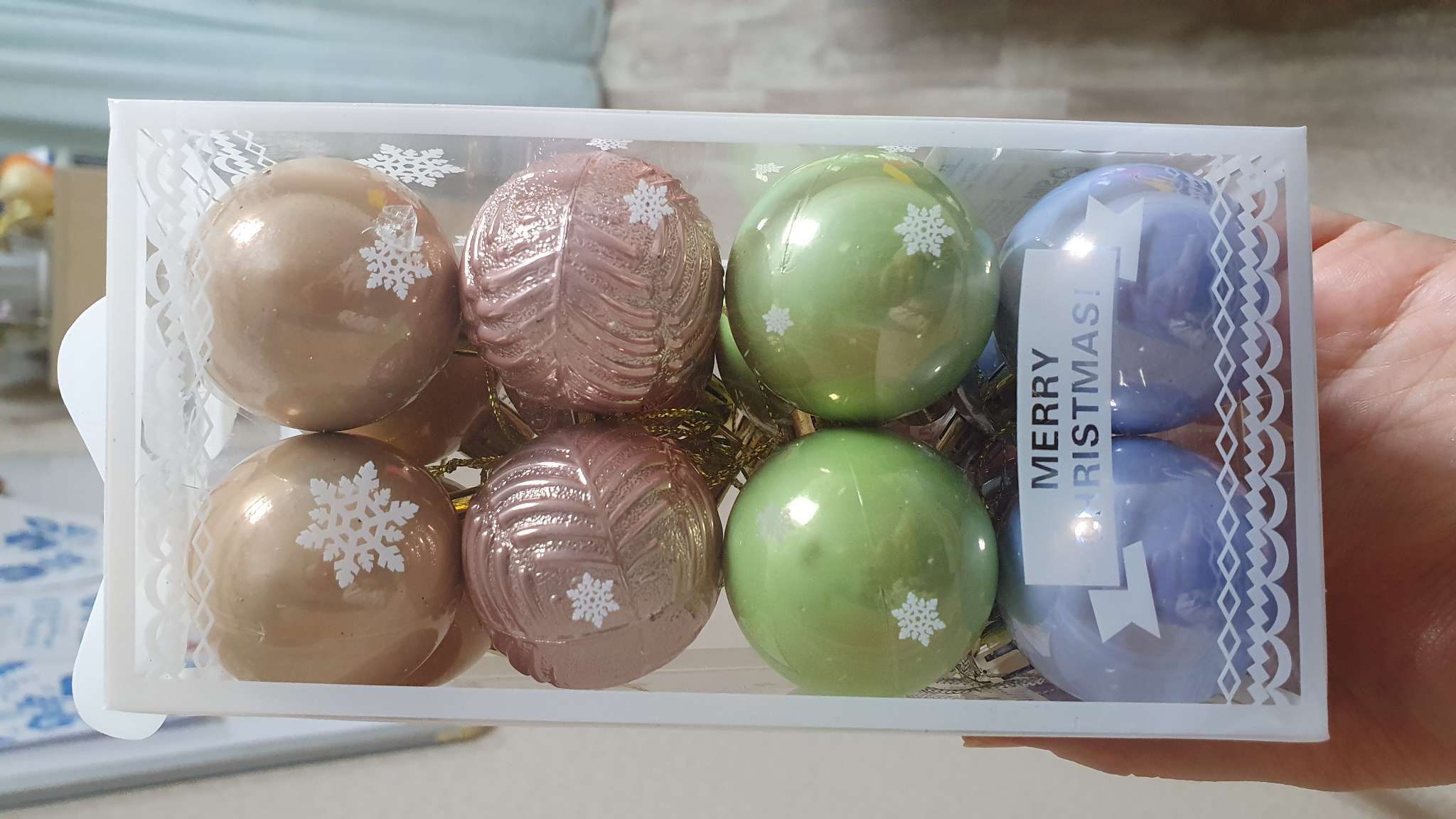 Фотография покупателя товара Ёлочные игрушки «Астрид листочки», шары новогодние, d=4 см, набор 16 шт., МИКС - Фото 1