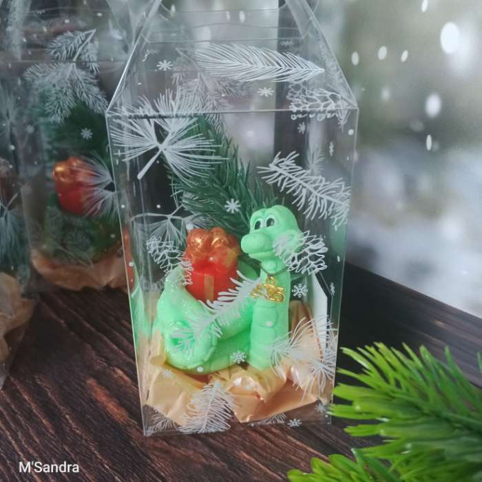 Фотография покупателя товара Коробка подарочная новогодняя складная ПВХ «Ёлочка» 12×12×15 см - Фото 2