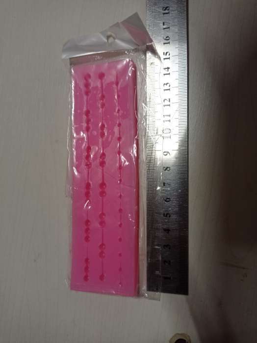 Фотография покупателя товара Молд для заливки «Жемчуг», силикон, 3 ячейки, 30×5×1 см, розовый - Фото 2