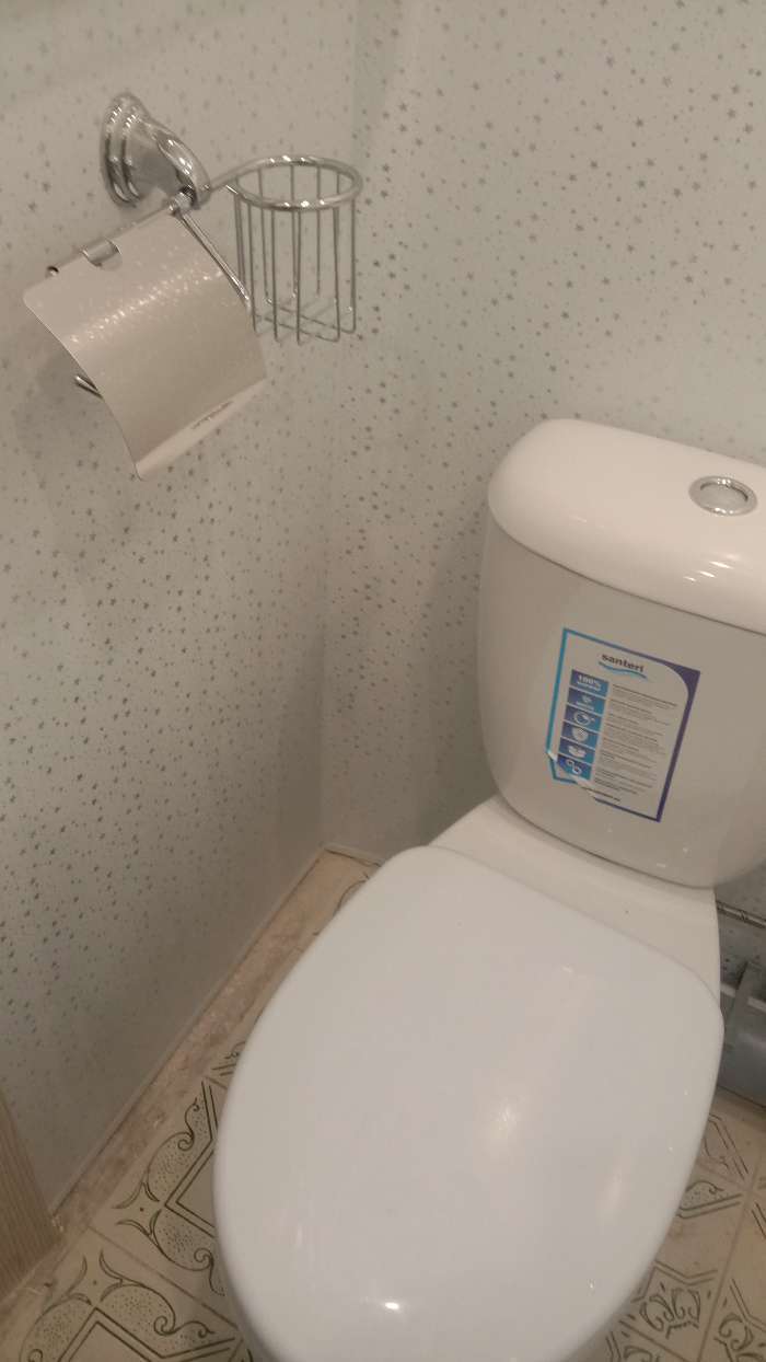 Фотография покупателя товара Держатель для туалетной бумаги Accoona, отсек под освежитель воздуха, цвет хром