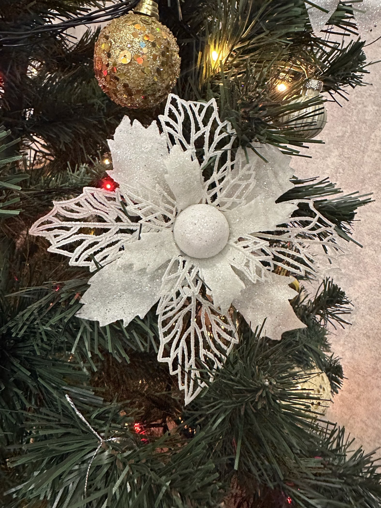 Фотография покупателя товара Ёлочные игрушки 2 шт. «Зимнее волшебство. Снежный цветок» пластик, 15 см, белый - Фото 3