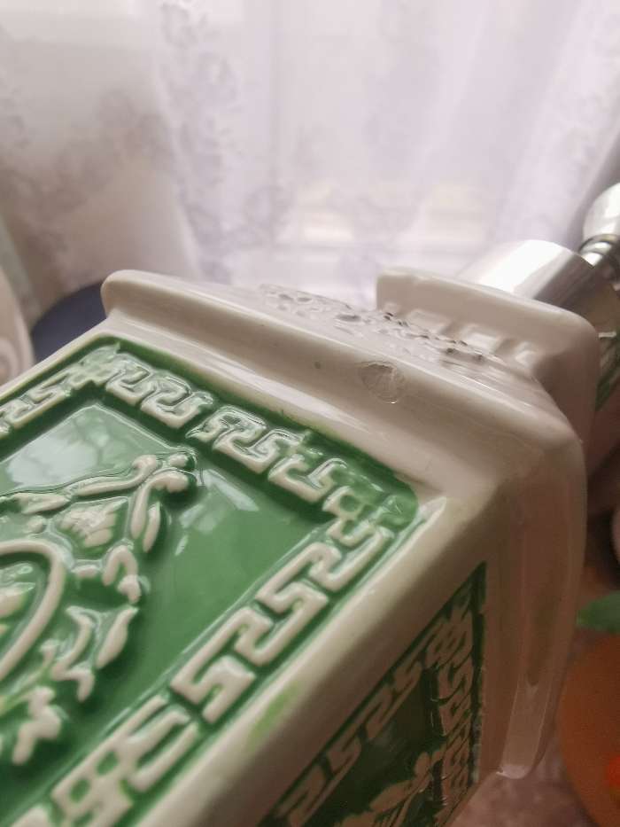 Фотография покупателя товара Дозатор для жидкого мыла Доляна «Эстет», 320 мл, цвет зелёный - Фото 3