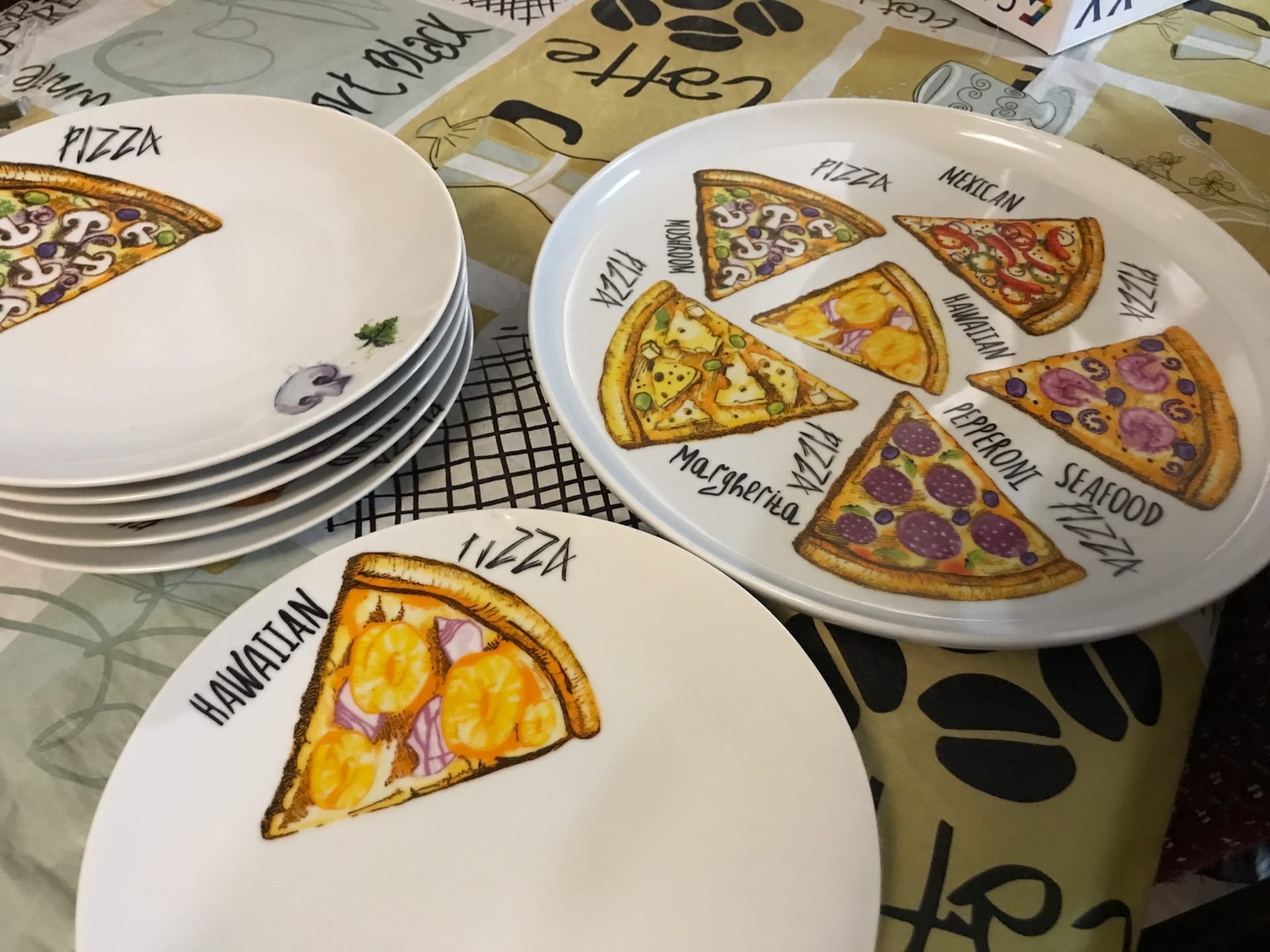 Фотография покупателя товара Набор блюд фарфоровый «Пицца», 7 предметов: 1 шт d=30 см, 6 шт d=20 см, рисунок МИКС - Фото 13