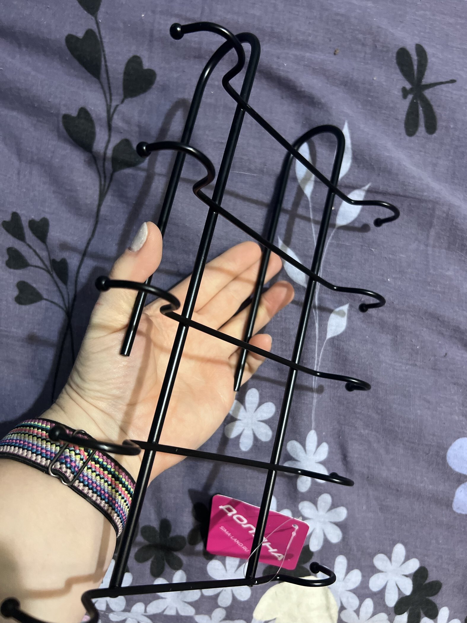 Фотография покупателя товара Держатель для кружек подвесной Доляна, на 8 предметов, 27.5×20×7.5 см, на толщину полки 3.5 см, хромированный - Фото 1