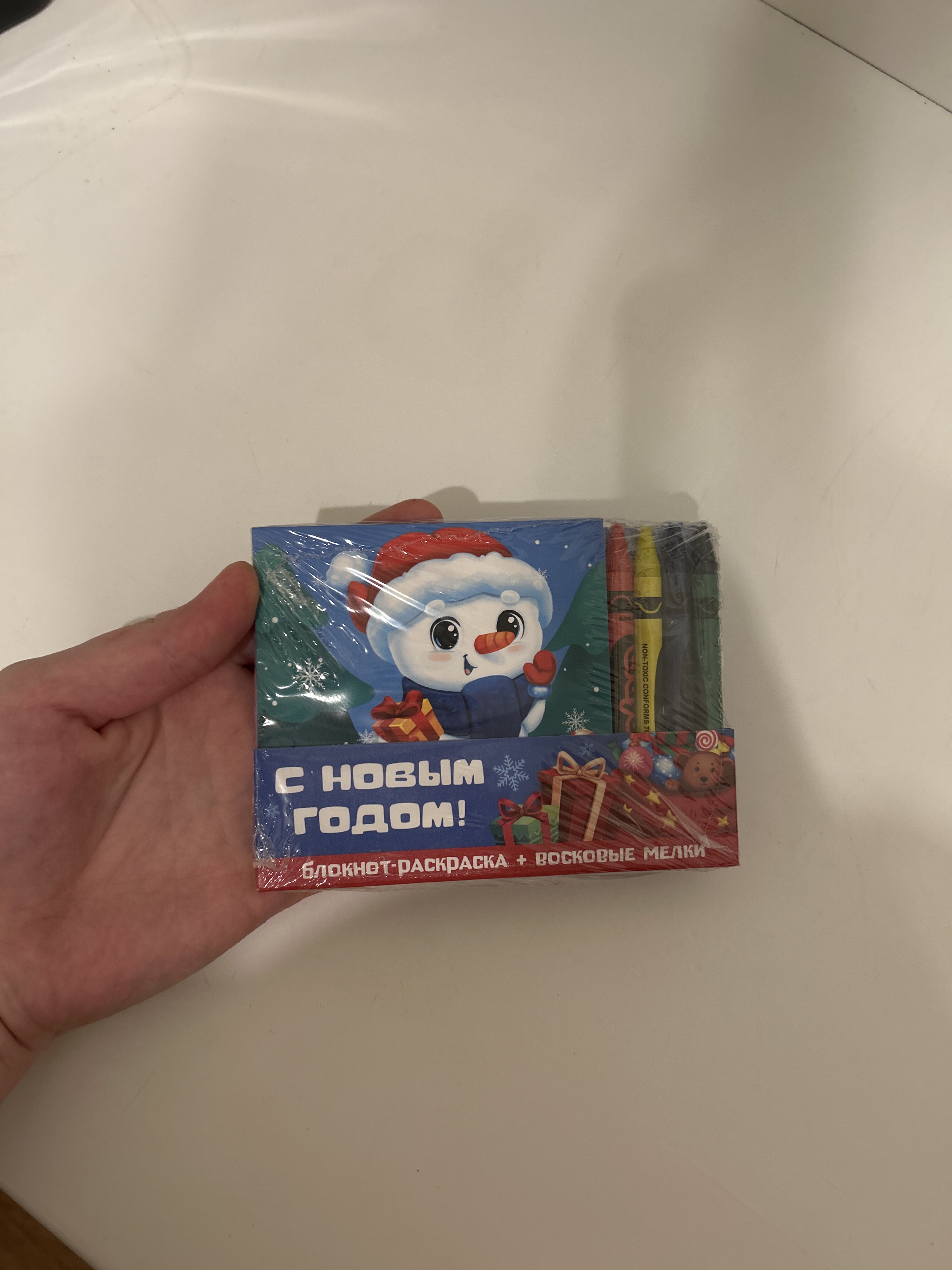 Фотография покупателя товара Подарочный набор новогодний, блокнот-раскраска и восковые мелки «Лошадка» - Фото 1