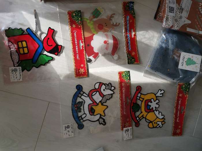 Фотография покупателя товара Наклейка на стекло "Дед Мороз с игрушками" 11х17,5 см, красный - Фото 3