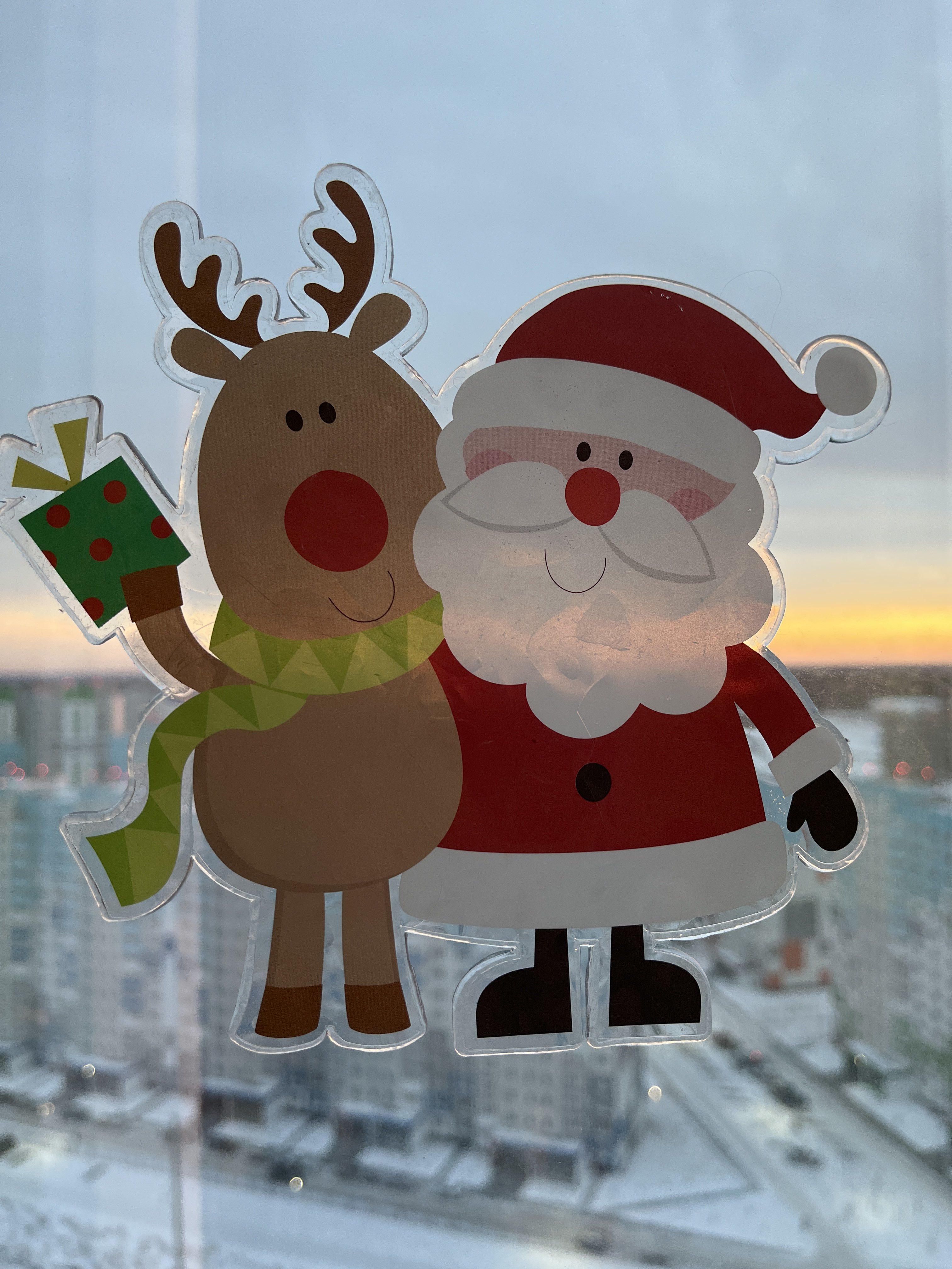 Фотография покупателя товара Наклейка на стекло "Дед Мороз в дымоходе" 14х17 см, красный - Фото 1