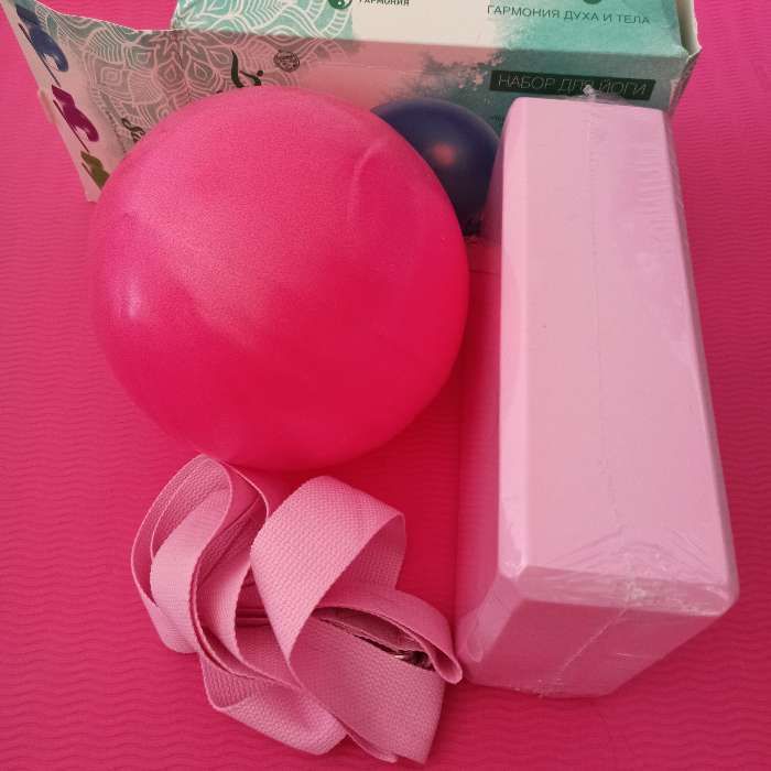 Фотография покупателя товара Набор для йоги Sangh: блок, ремень, мяч, цвет розовый