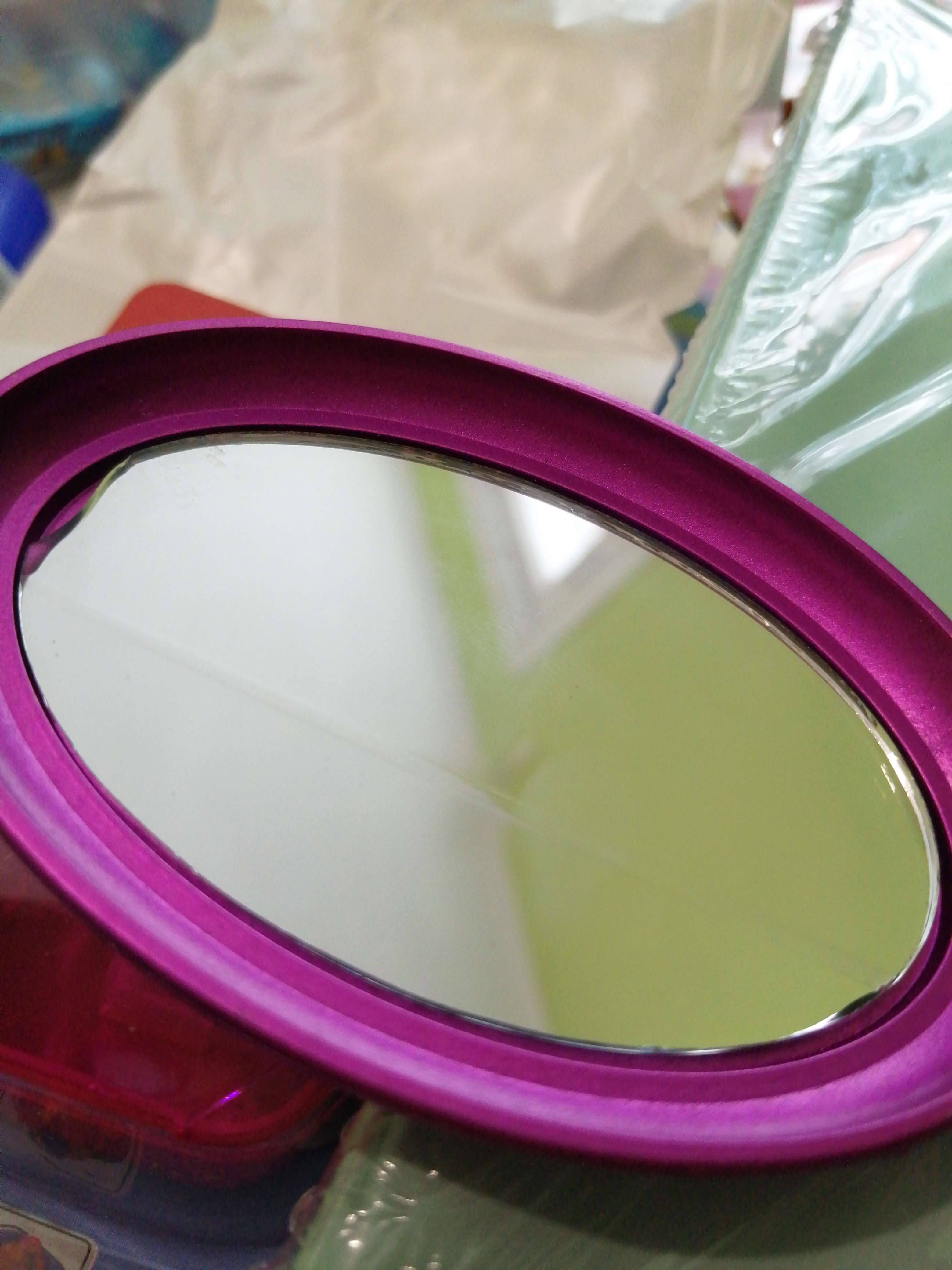 Фотография покупателя товара Расчёска массажная «Перламутр», складная, с зеркалом, 5,5 × 8,5 см, цвет МИКС