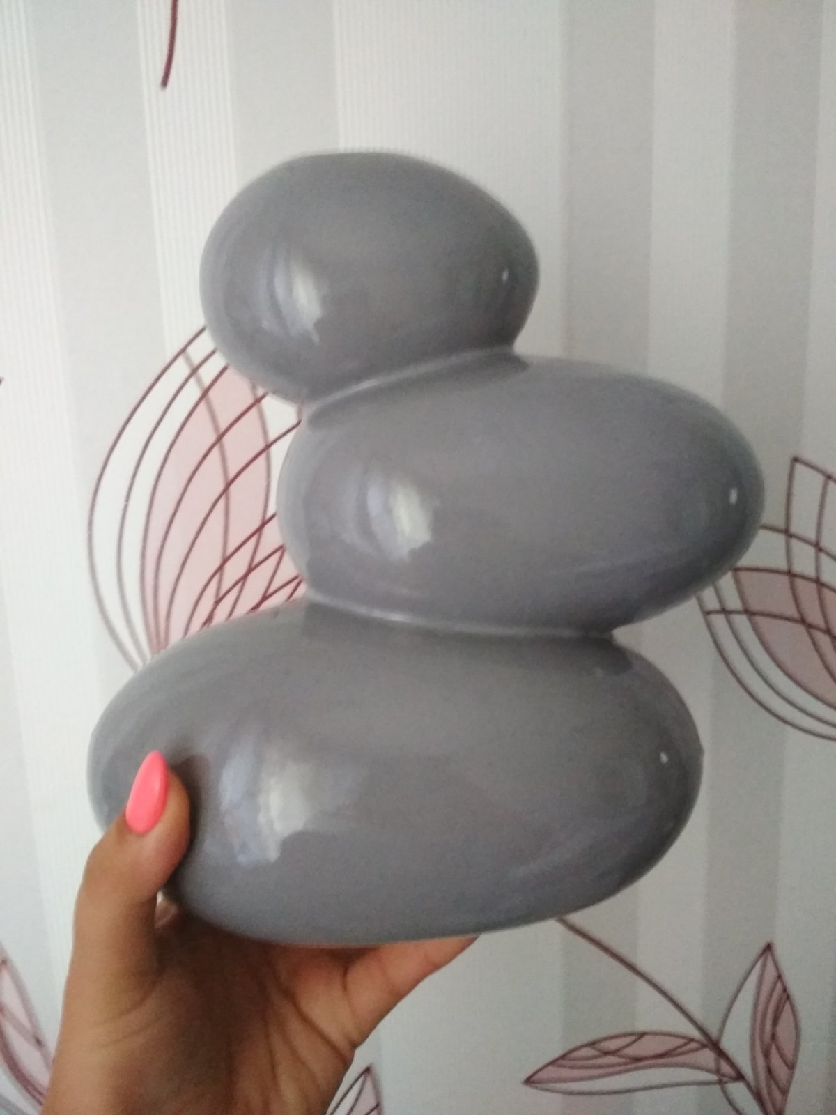 Фотография покупателя товара Ваза керамическая "Сбалансированные камни", настольная, белая, 20 см - Фото 2