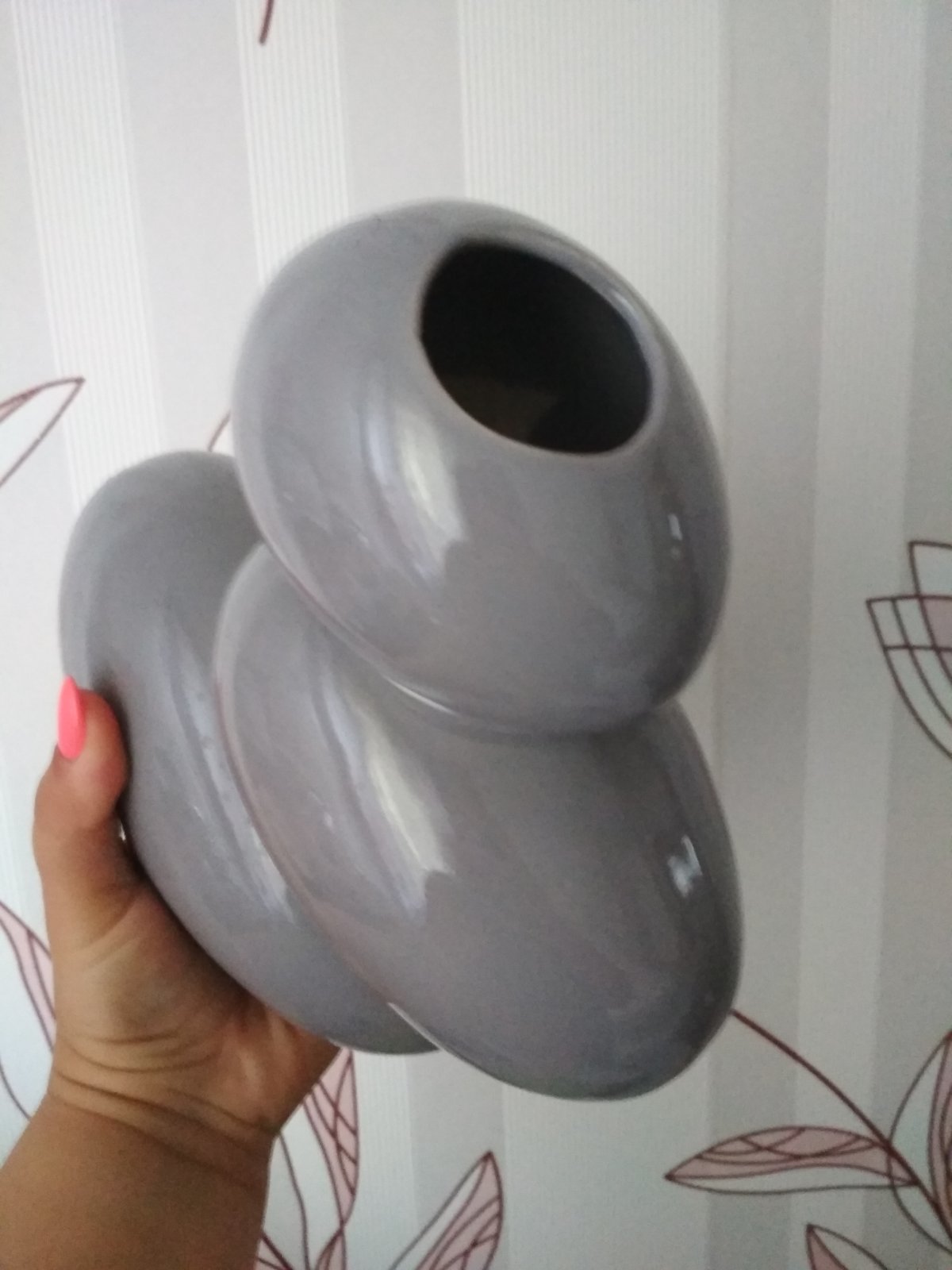 Фотография покупателя товара Ваза керамическая "Сбалансированные камни", настольная, серый цвет, 20.5 см