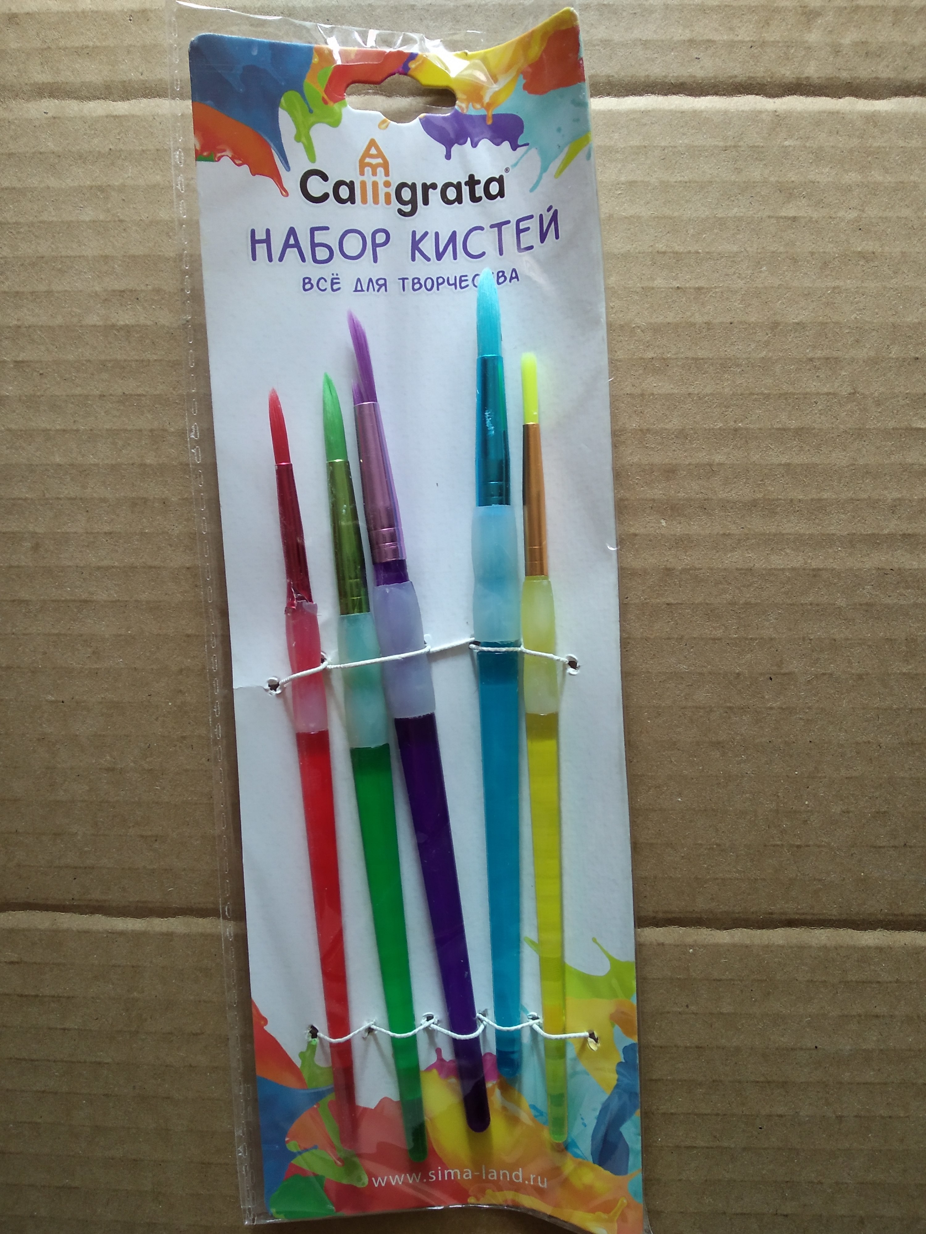 Фотография покупателя товара Набор кистей нейлон 5 штук, круглые, с цветными ручками, с резиновыми держателями