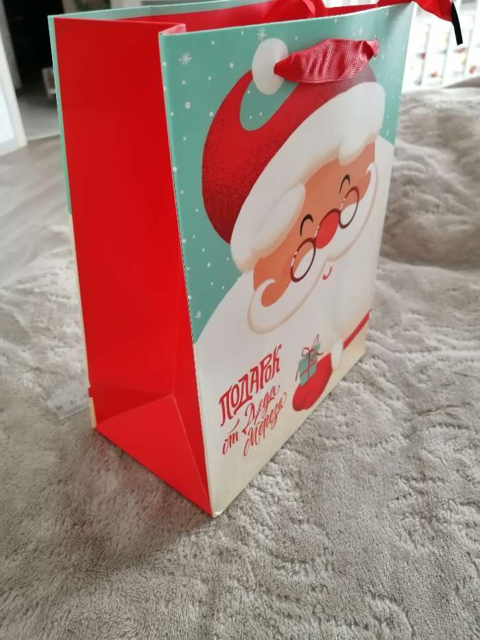 Фотография покупателя товара Пакет ламинированный вертикальный «Подарок от Деда Мороза», MS 18 × 23 × 10 см