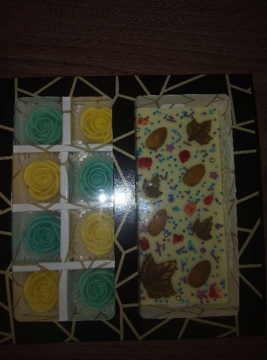 Фотография покупателя товара Коробка под 8 конфет + шоколад, с окном, геометрия, черно-белая, 17,7 х 17,85 х 3,85 см - Фото 9