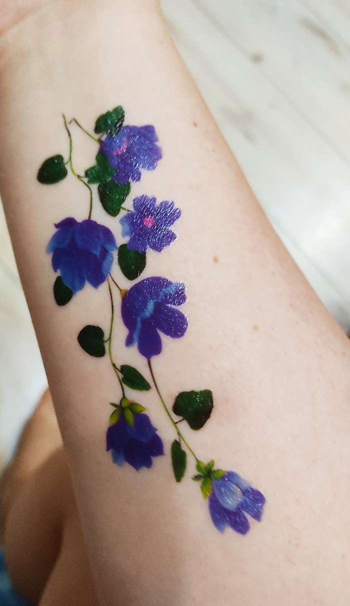 Значение словосочетания «синие татуировки»