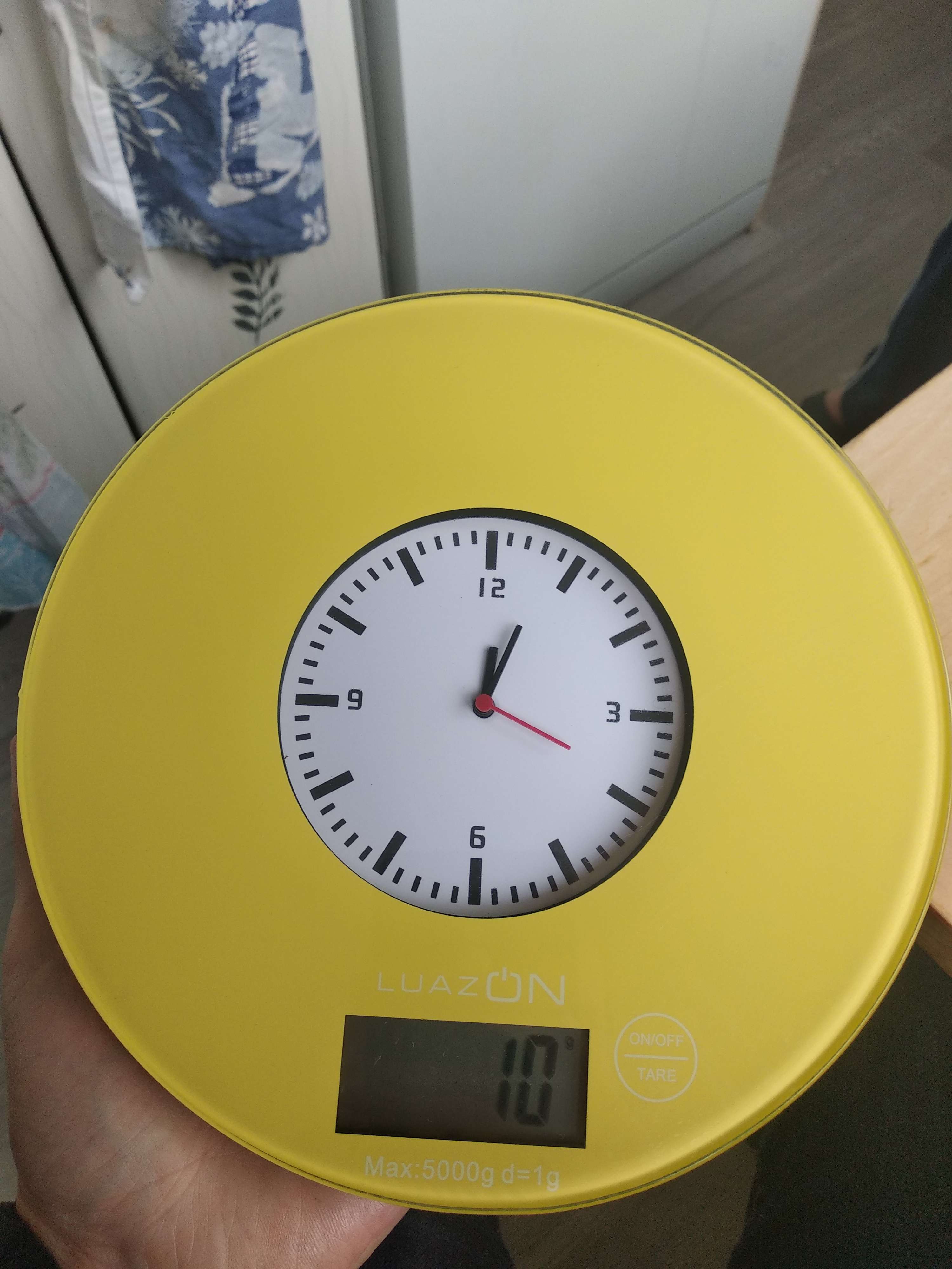 Фотография покупателя товара Весы кухонные Luazon LVK-703, электронные, до 5 кг, встроенные часы, чёрные - Фото 2