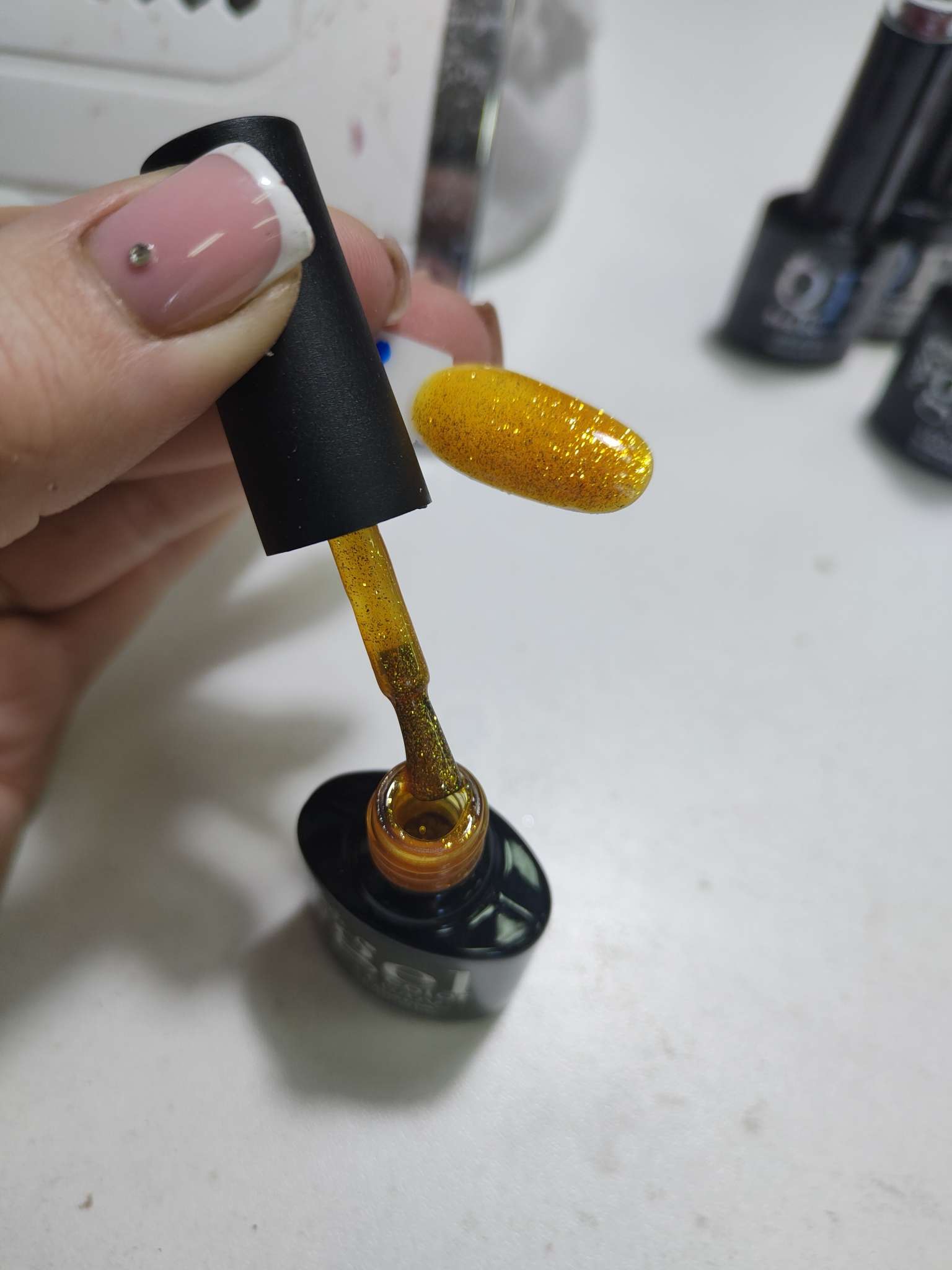 Фотография покупателя товара Гель-лак для ногтей "Сверкающая платина", трёхфазный LED/UV, 10мл, цвет 001 золотой - Фото 43