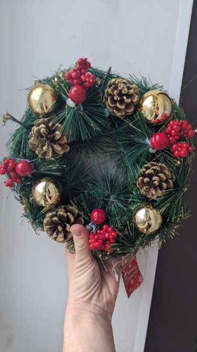 Фотография покупателя товара Венок новогодний d=25 см «Зимнее волшебство. Шишки и ягоды», с шариками - Фото 1