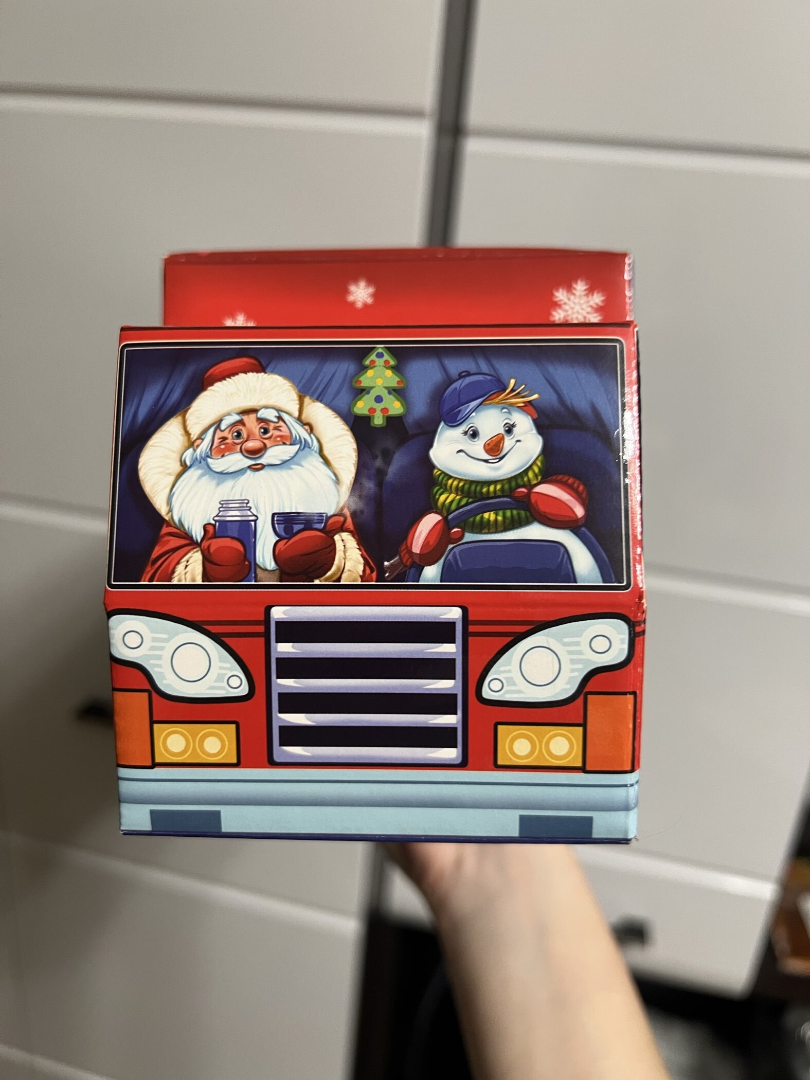 Фотография покупателя товара Подарочная новогодняя коробка «Сладкоежка», фура, 26×8.7×8.3 см - Фото 5