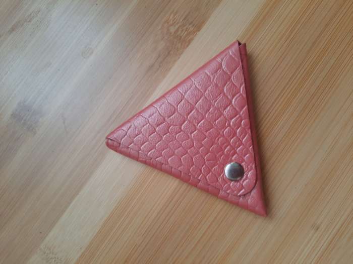 Фотография покупателя товара Футляр для монет/наушников на кнопке, цвет тёмно-красный - Фото 2