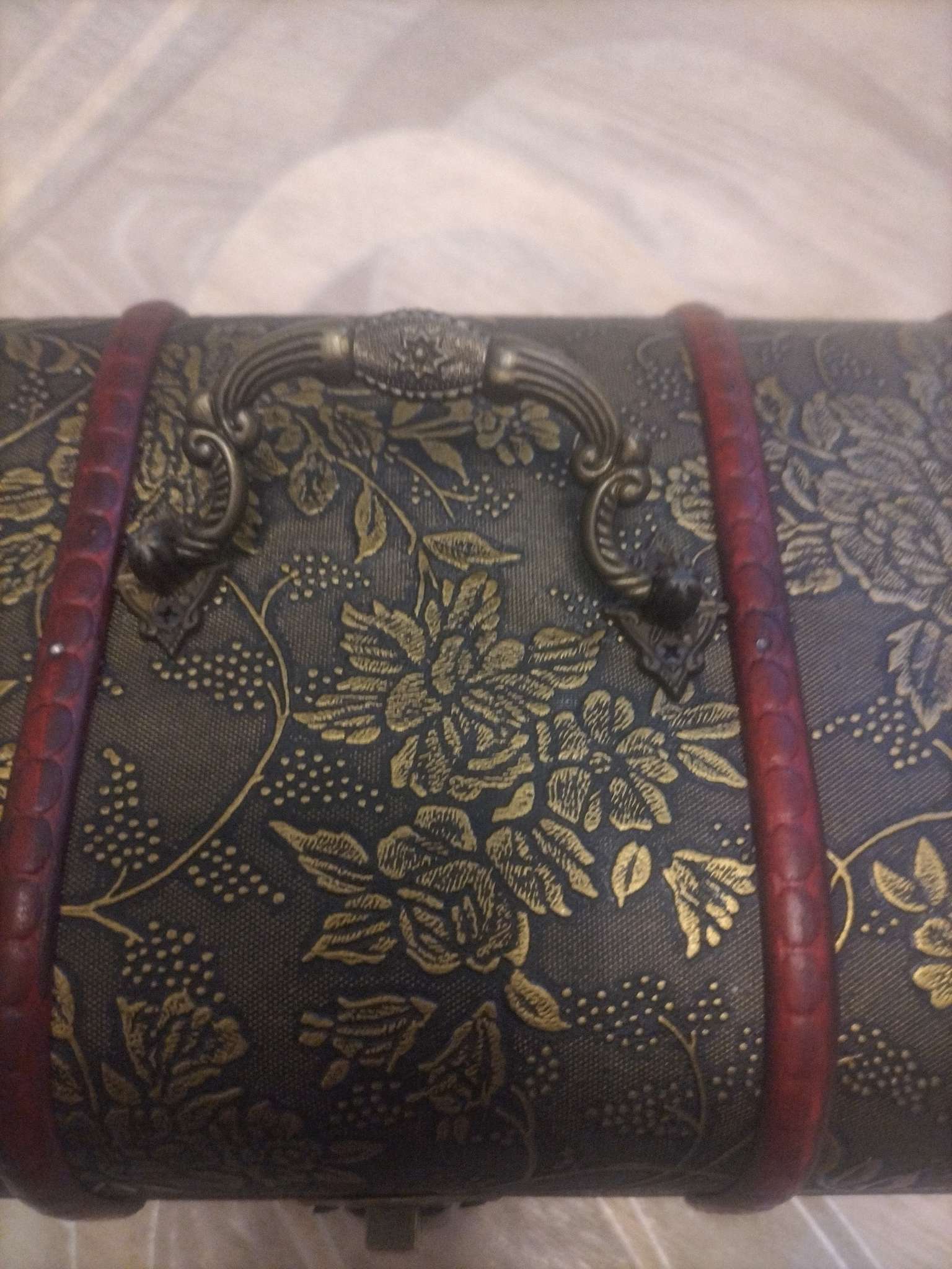 Фотография покупателя товара Шкатулка для украшений «Сундучок. Цветы и бамбук», дерево, состаренная, 15×22×15.5 см, МИКС - Фото 3