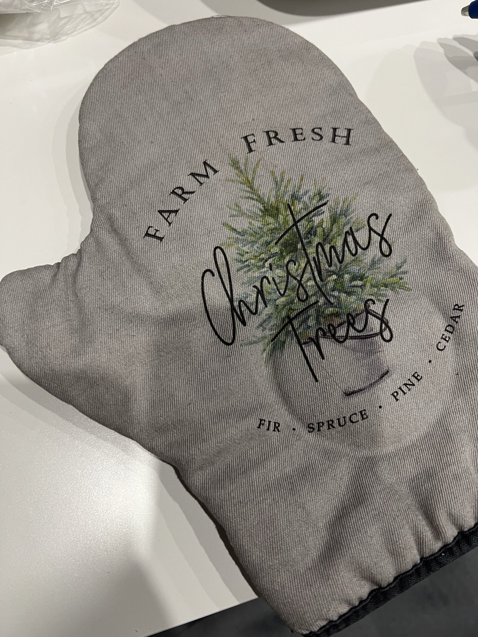 Фотография покупателя товара Варежка-прихватка Christmas trees 20×28 см, саржа, 100% х/л, ватин 250 г/м² - Фото 1