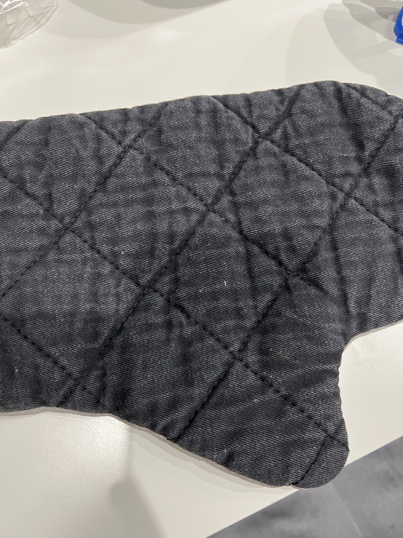 Фотография покупателя товара Варежка-прихватка Christmas trees 20×28 см, саржа, 100% х/л, ватин 250 г/м² - Фото 2