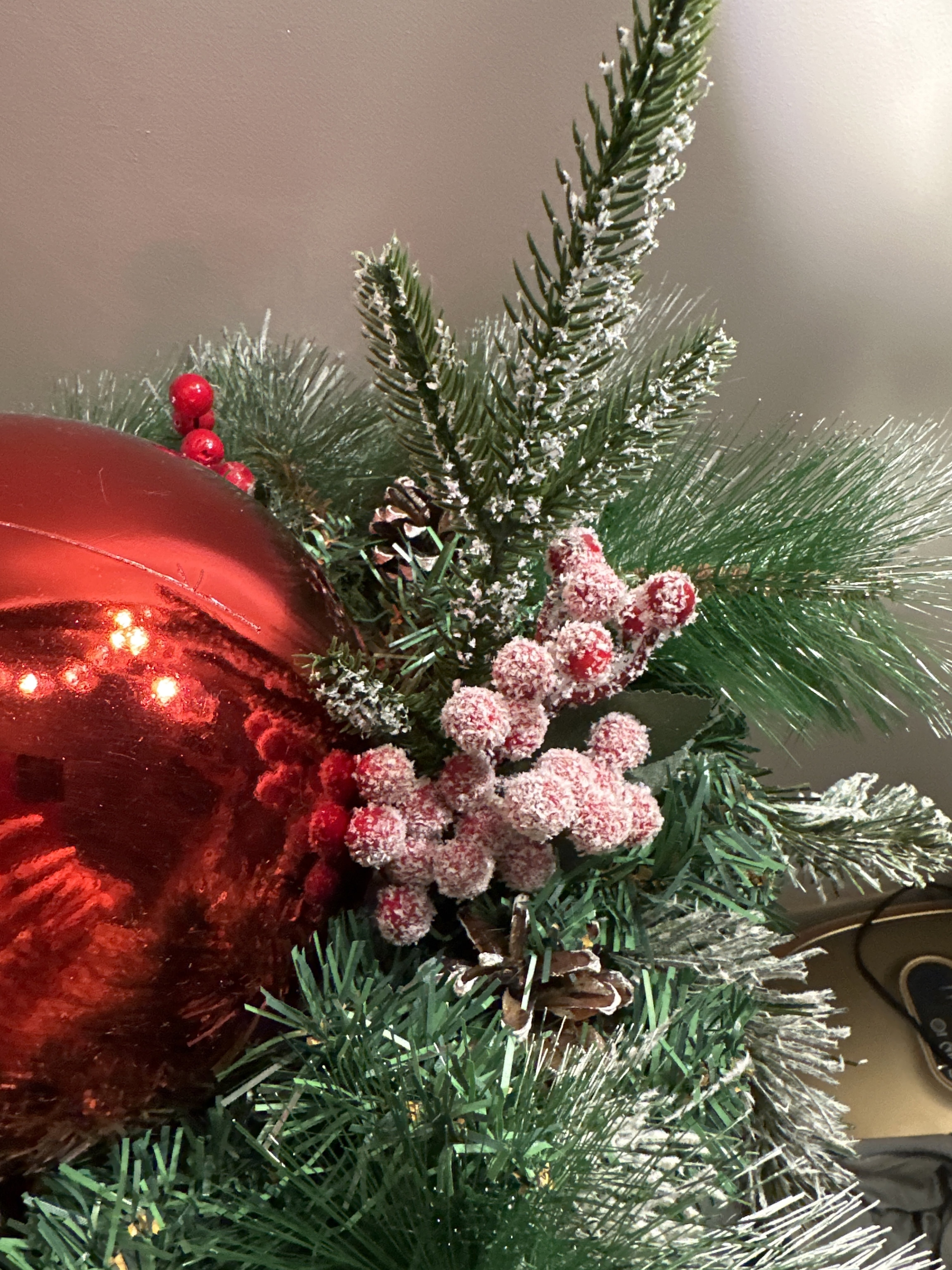 Фотография покупателя товара Еловая ветка декоративная «Зимнее волшебство. Грёзы», хвои, ягоды, шишка, 27 см - Фото 1