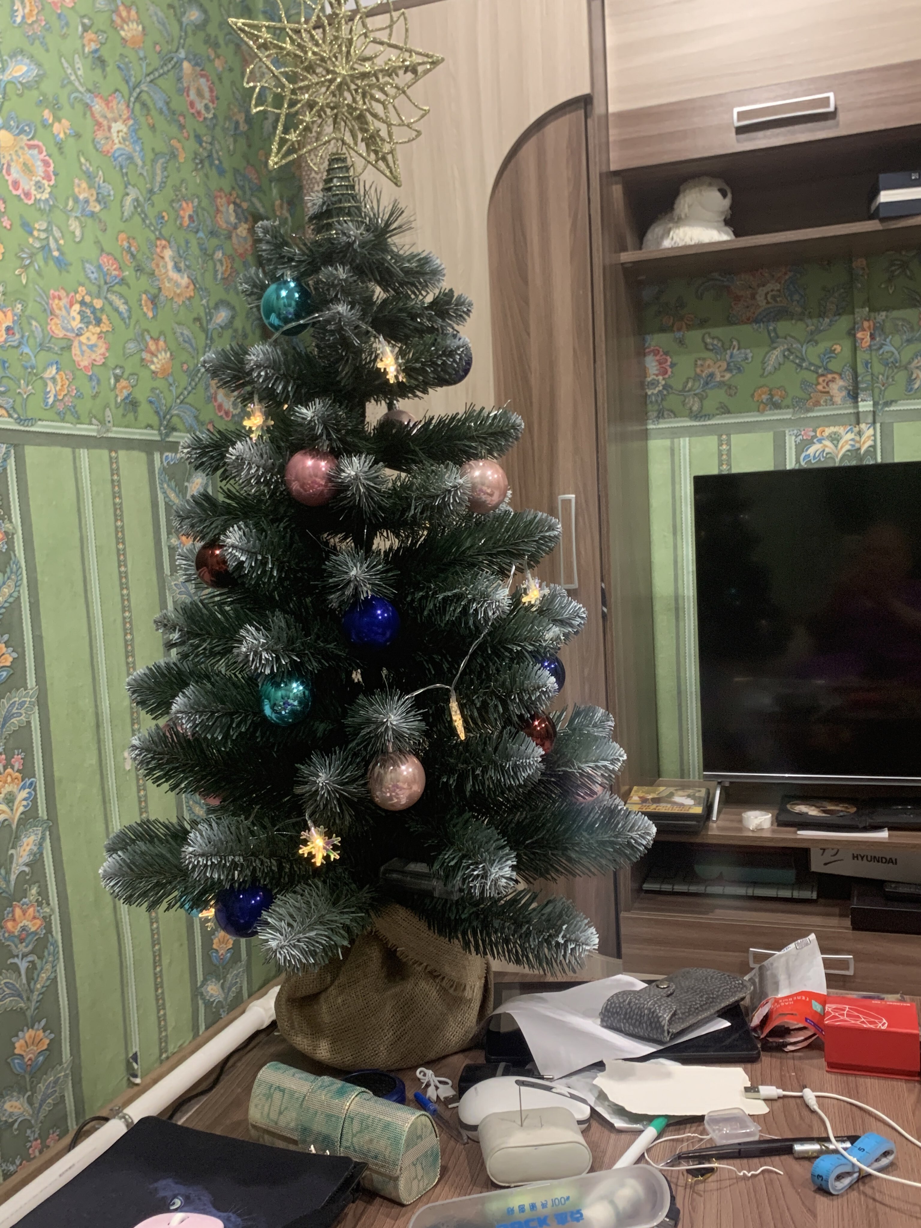 Фотография покупателя товара Искусственная ёлка настольная Max Christmas «Канадская», 90 см, d нижнего яруса 50 см, ветки ПВХ отгибаются - Фото 1