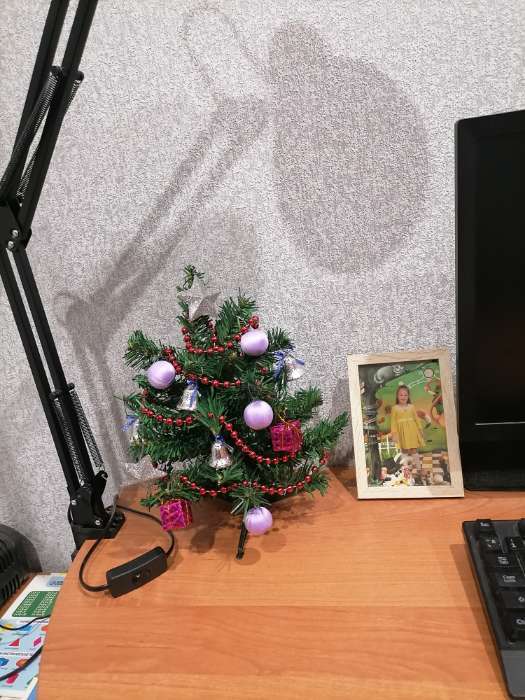 Фотография покупателя товара Искусственная ёлка «Зимнее волшебство. Простая», 90 см, 90 ПВХ веток отгибаются - Фото 28