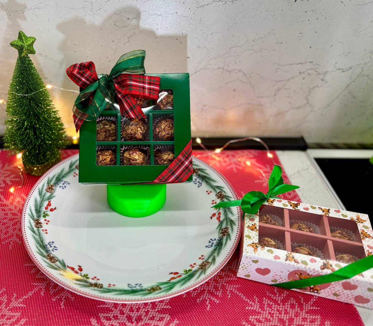 Фотография покупателя товара Коробка для 9 конфет 13.8×13.8×3.8 см - Фото 9