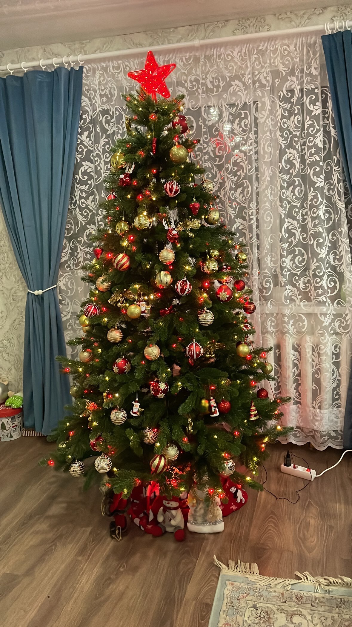 Фотография покупателя товара Ёлочные игрушки «Ёлочки ассорти», шары новогодние, d=8 см, набор 6 шт., золотистый - Фото 1